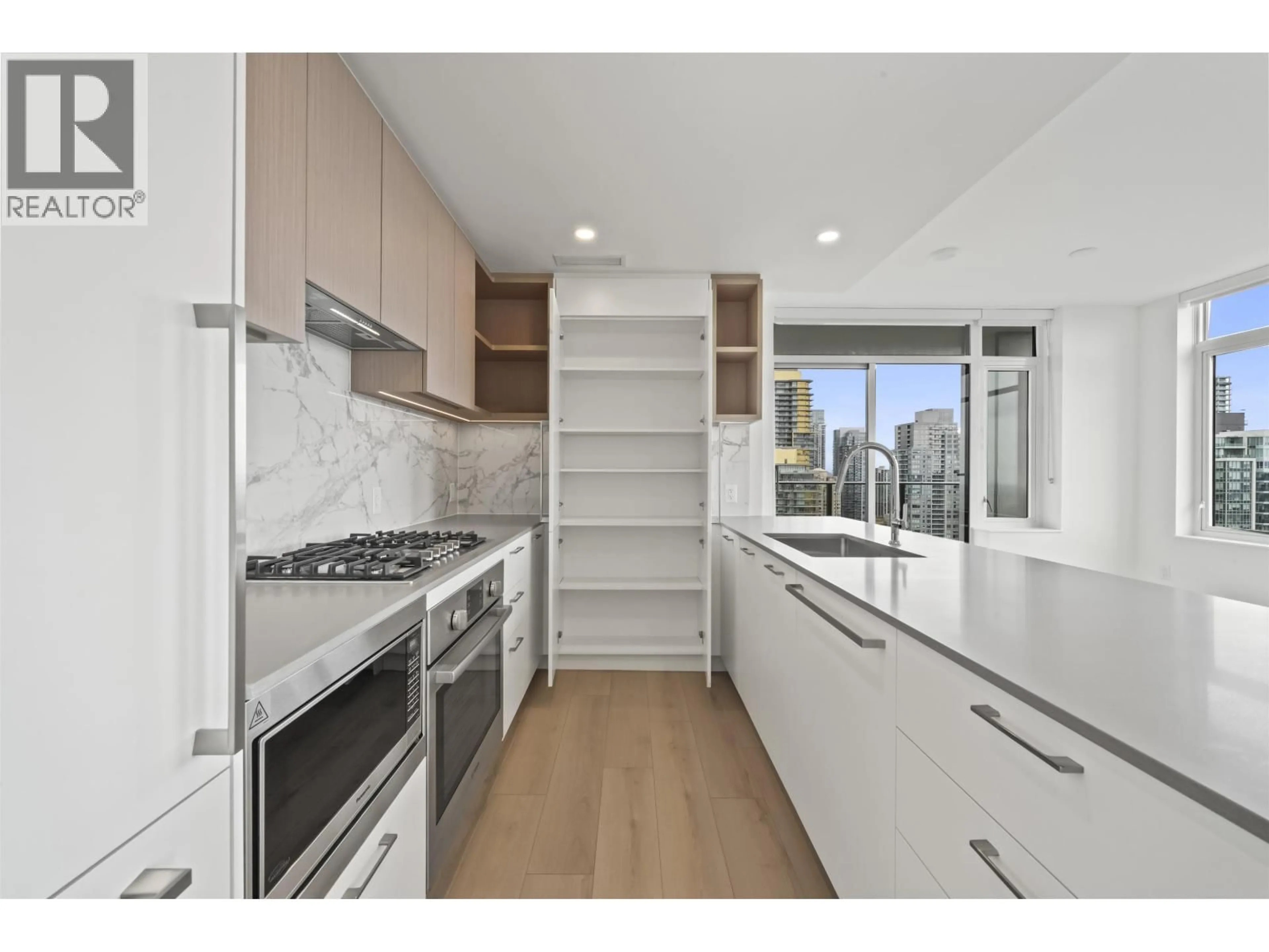 Standard kitchen, unknown for 2809 - 6468 WILLINGDON AVENUE, Burnaby British Columbia V5H0L3