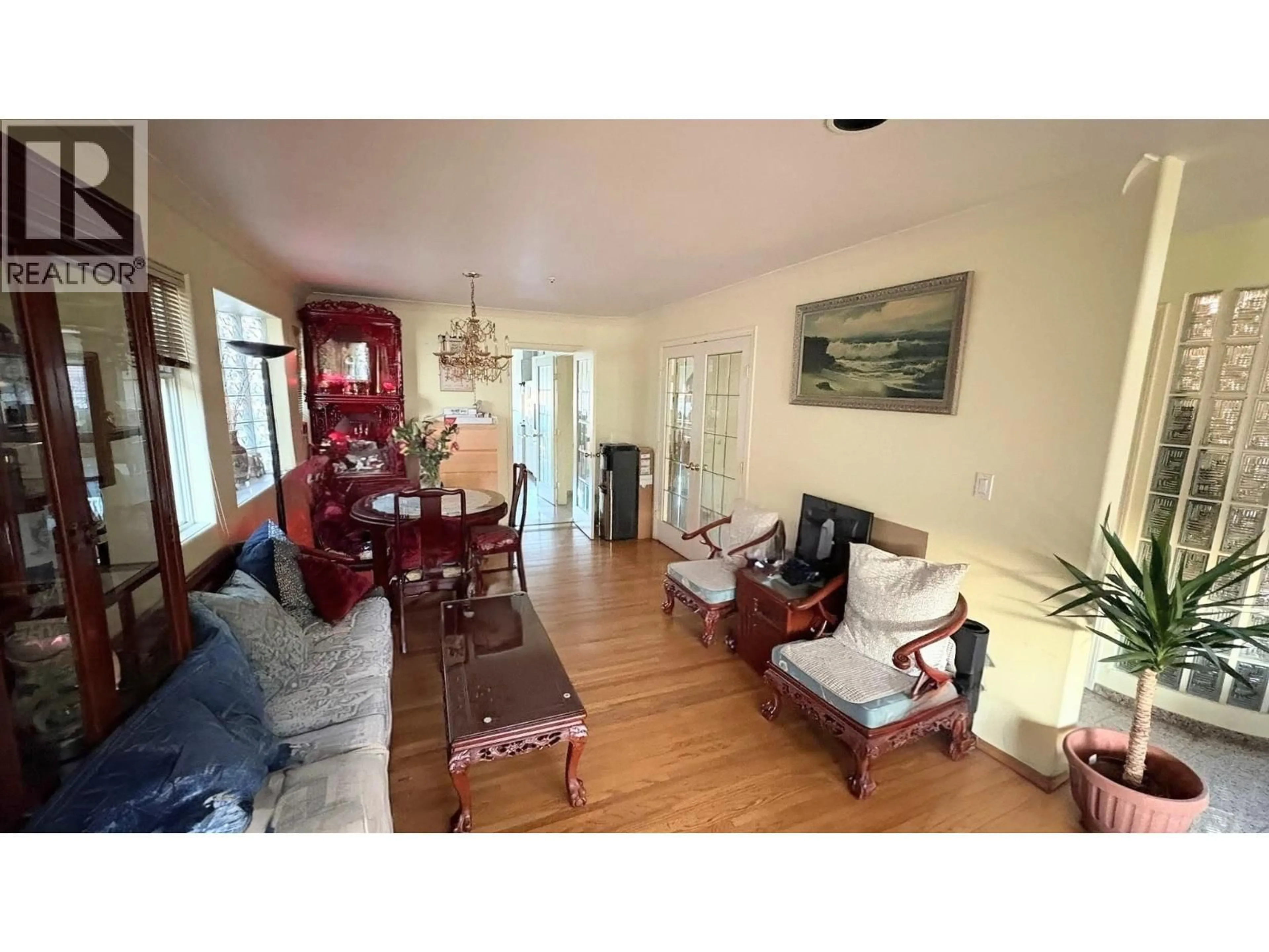 A pic of a room for 2935 17TH AVENUE, Vancouver British Columbia V5M2N4