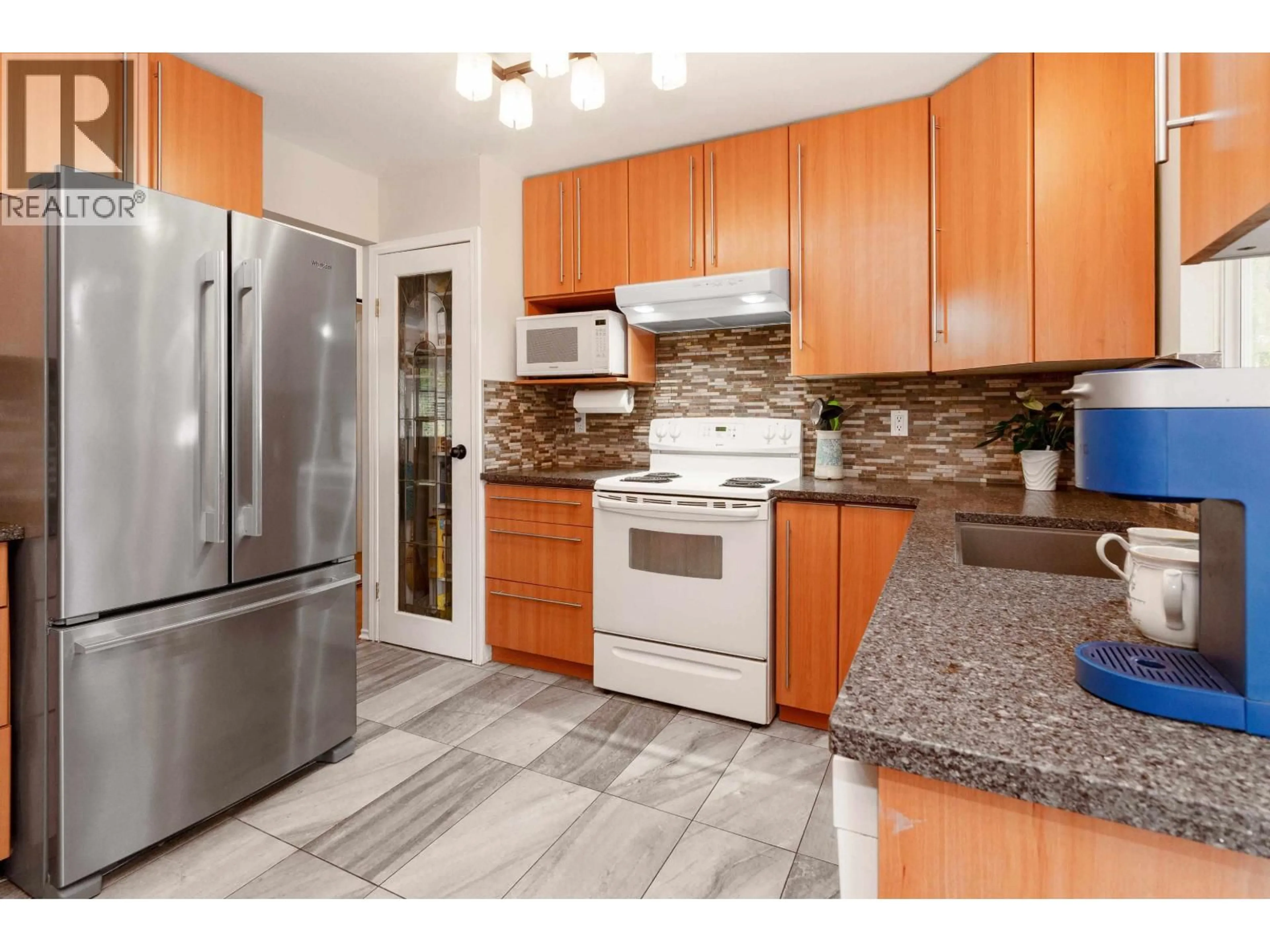 Standard kitchen, ceramic/tile floor for 1853 WINDERMERE AVENUE, Port Coquitlam British Columbia V3B2K5