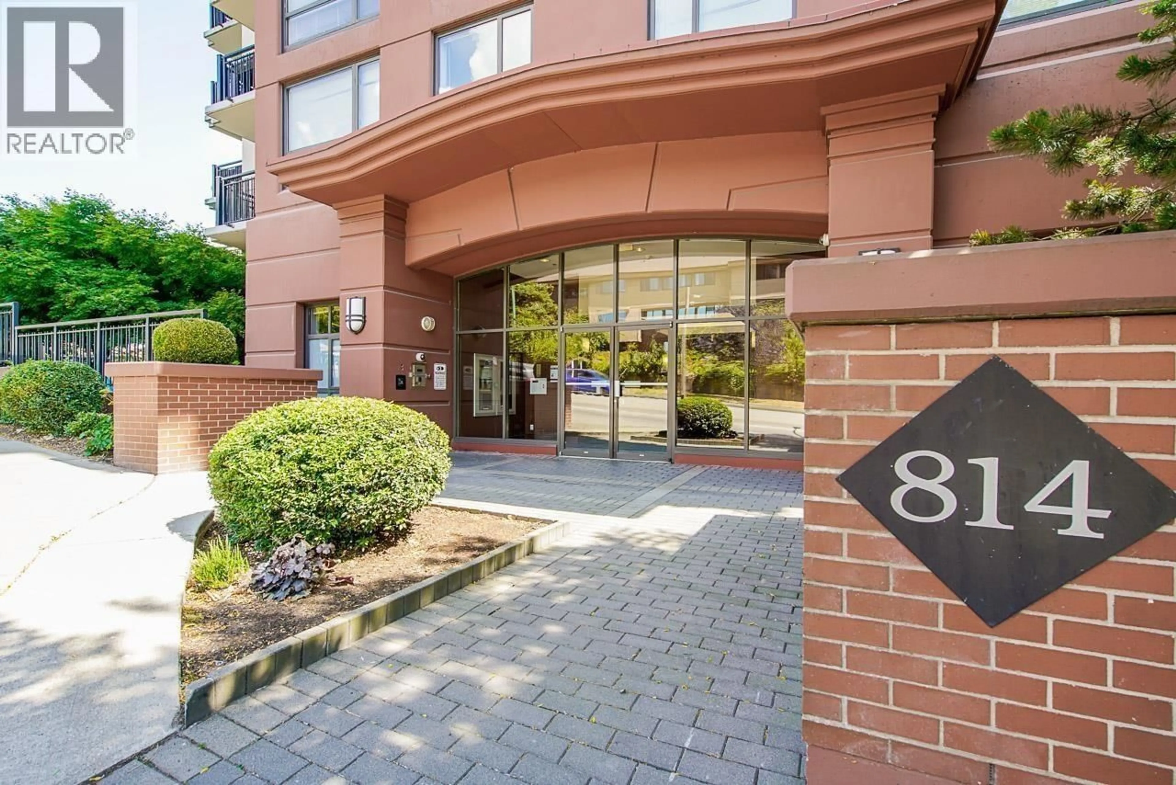 Indoor foyer for 606 - 814 ROYAL AVENUE, New Westminster British Columbia V3M1J9