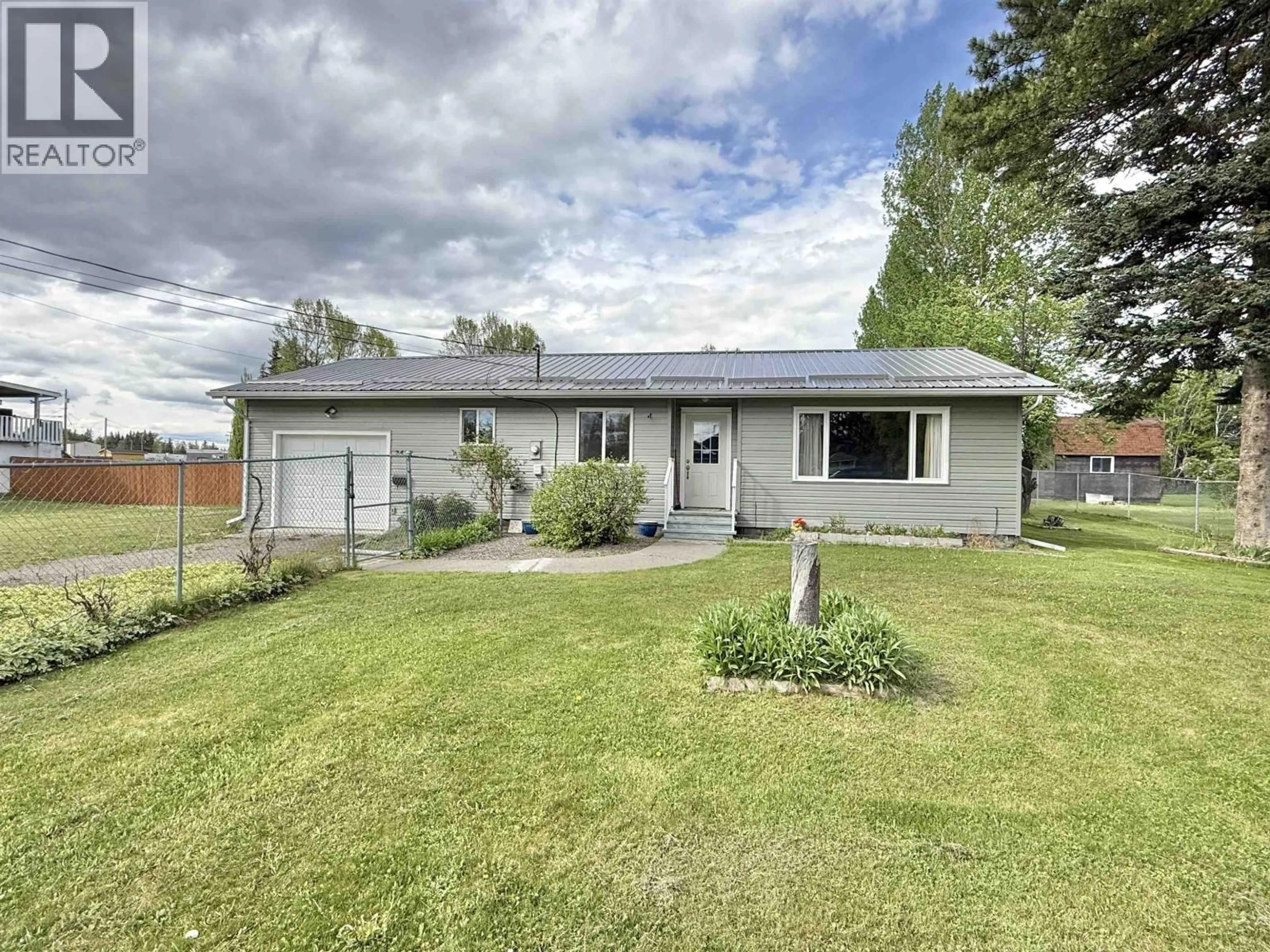 A pic from outside/outdoor area/front of a property/back of a property/a pic from drone, street for 2438 SING STREET, Quesnel British Columbia V2J4P7