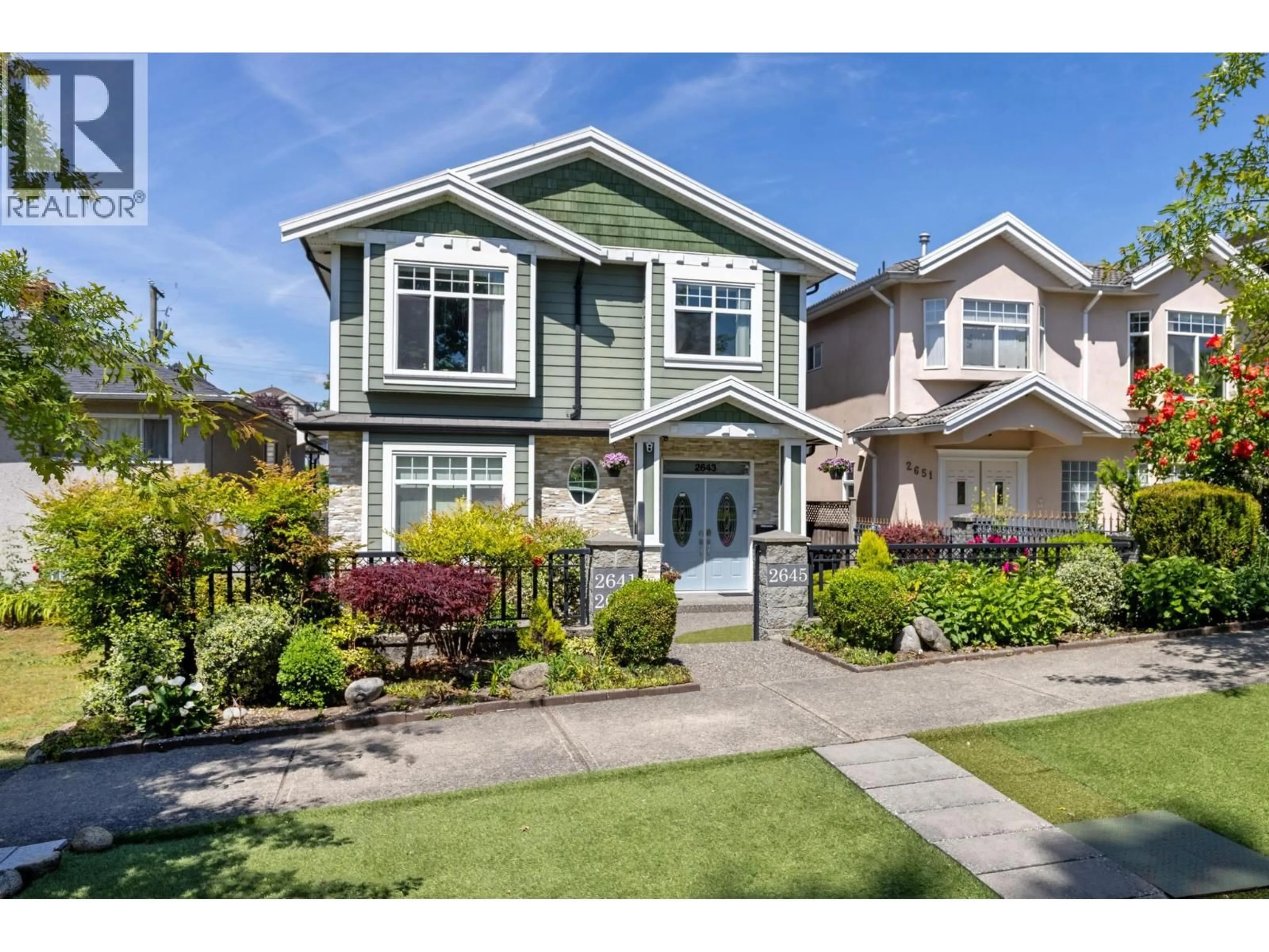 Home with vinyl exterior material, street for 2643 8TH AVENUE, Vancouver British Columbia V5M1W4
