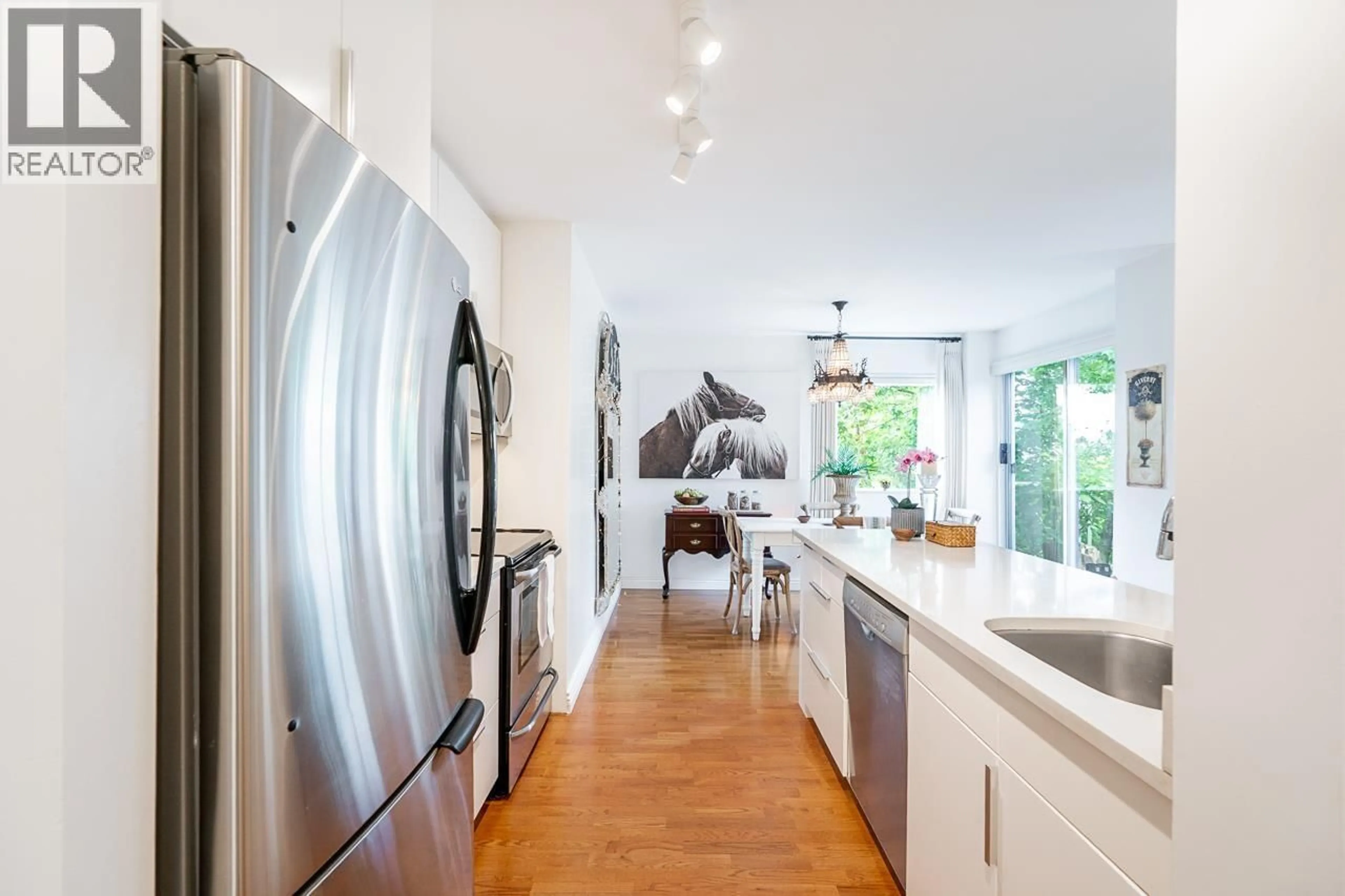 Contemporary kitchen, unknown for 605 - 1510 1ST AVENUE, Vancouver British Columbia V6J4S3