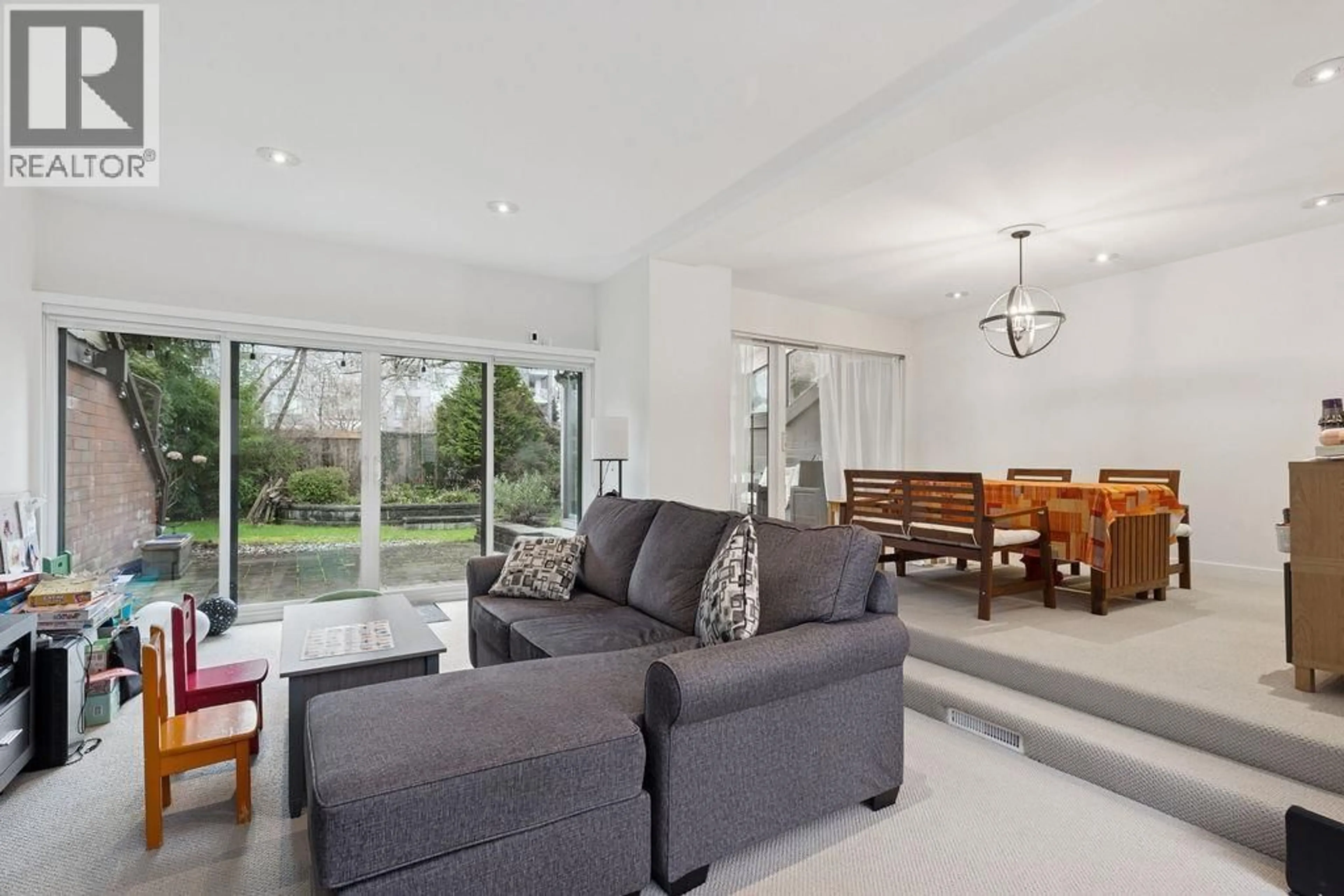 Living room with furniture, unknown for 6605 TURNBERRY CRESCENT, Vancouver British Columbia V5X4M7