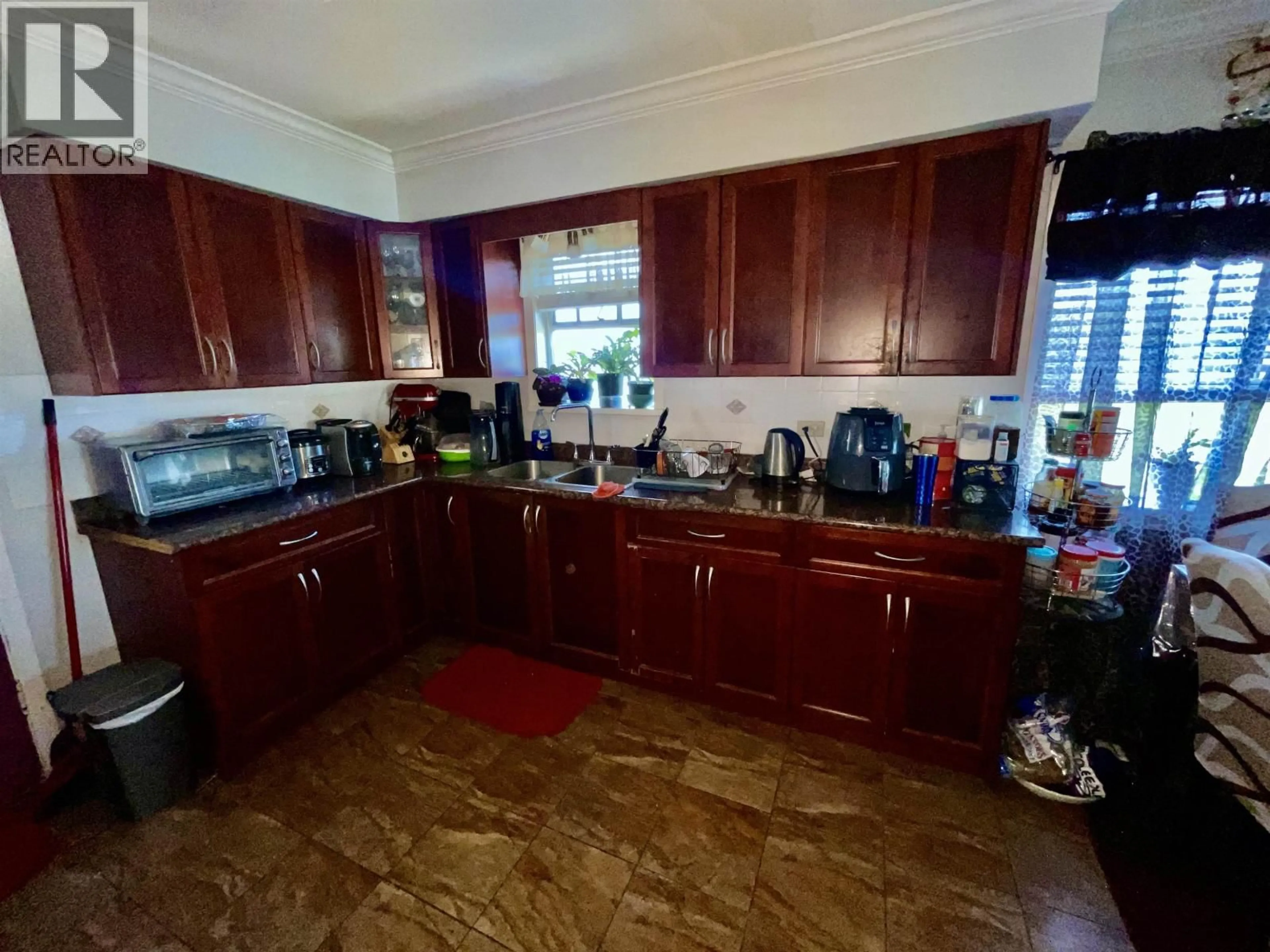 Standard kitchen, unknown for 318 HAMPTON STREET, New Westminster British Columbia V3M5M1