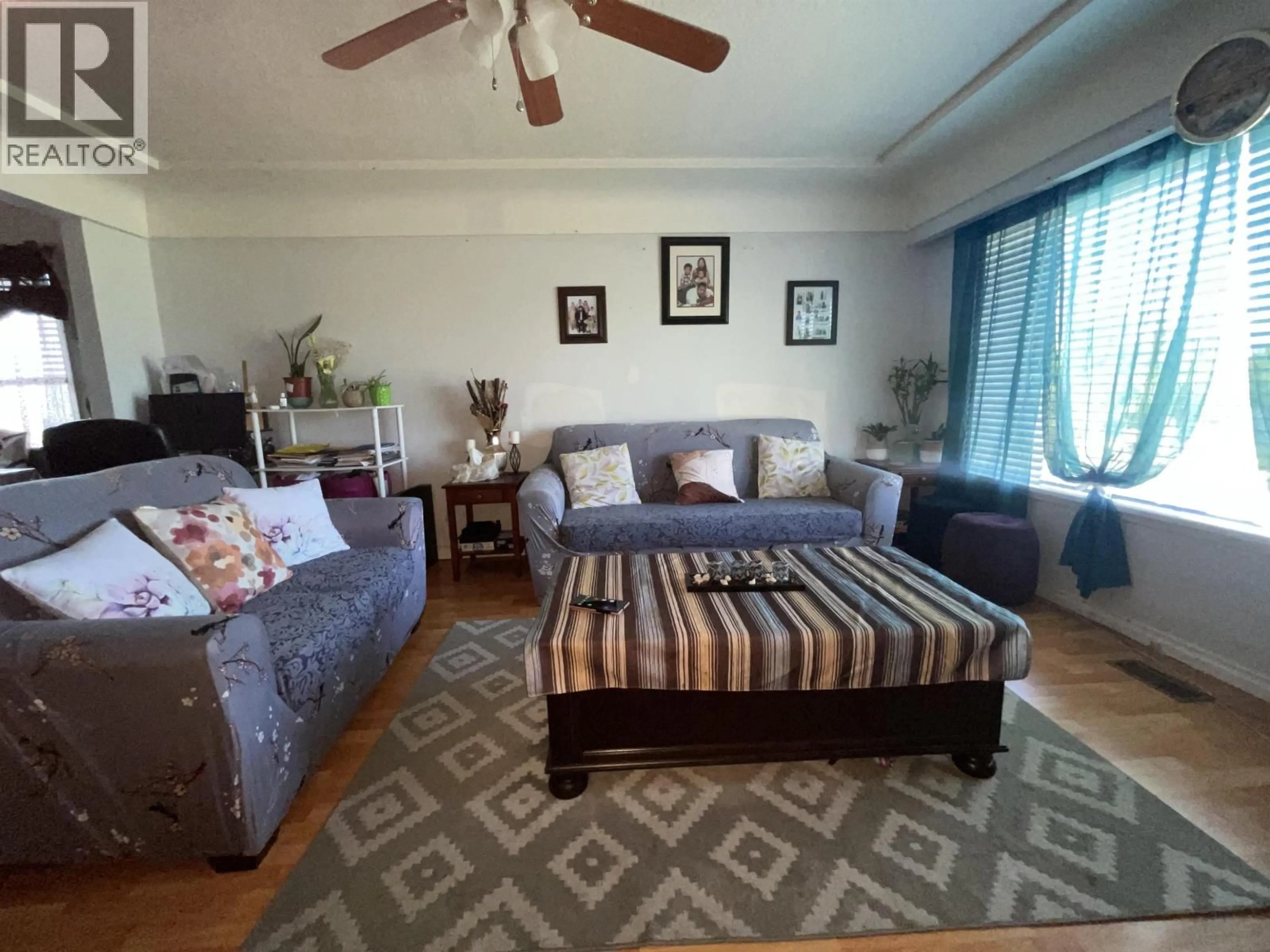 Living room with furniture, unknown for 318 HAMPTON STREET, New Westminster British Columbia V3M5M1
