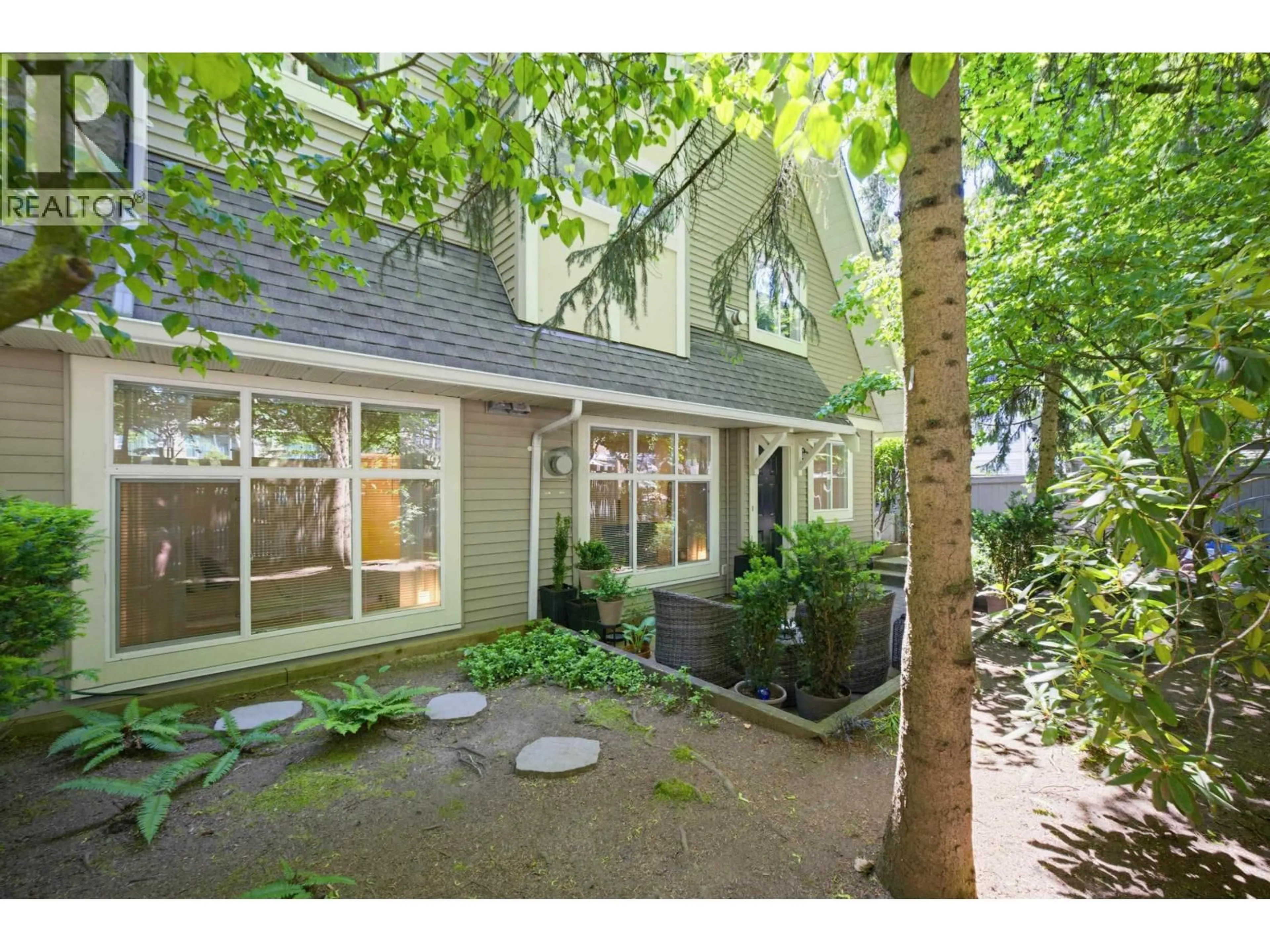 Unknown for 2 - 1071 LYNN VALLEY ROAD, North Vancouver British Columbia V7J1Z6