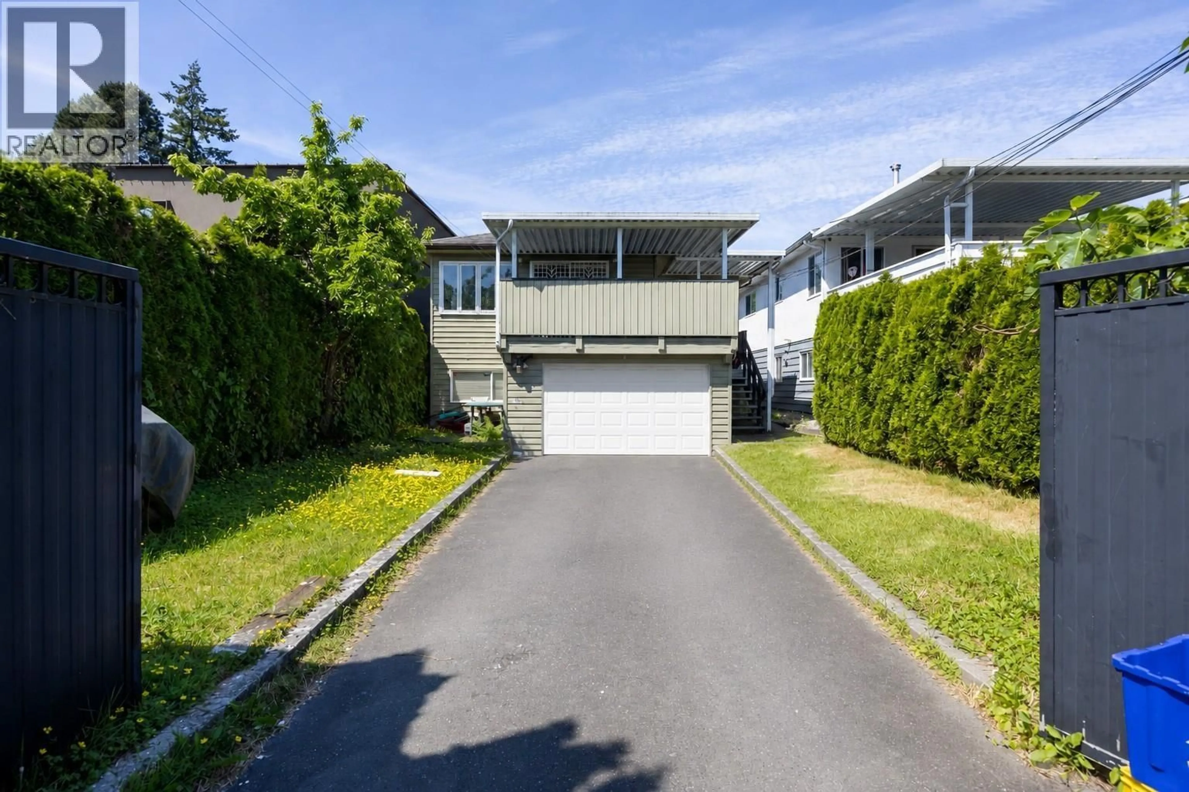 A pic from outside/outdoor area/front of a property/back of a property/a pic from drone, street for 7692 OSLER STREET, Vancouver British Columbia V6P4C7