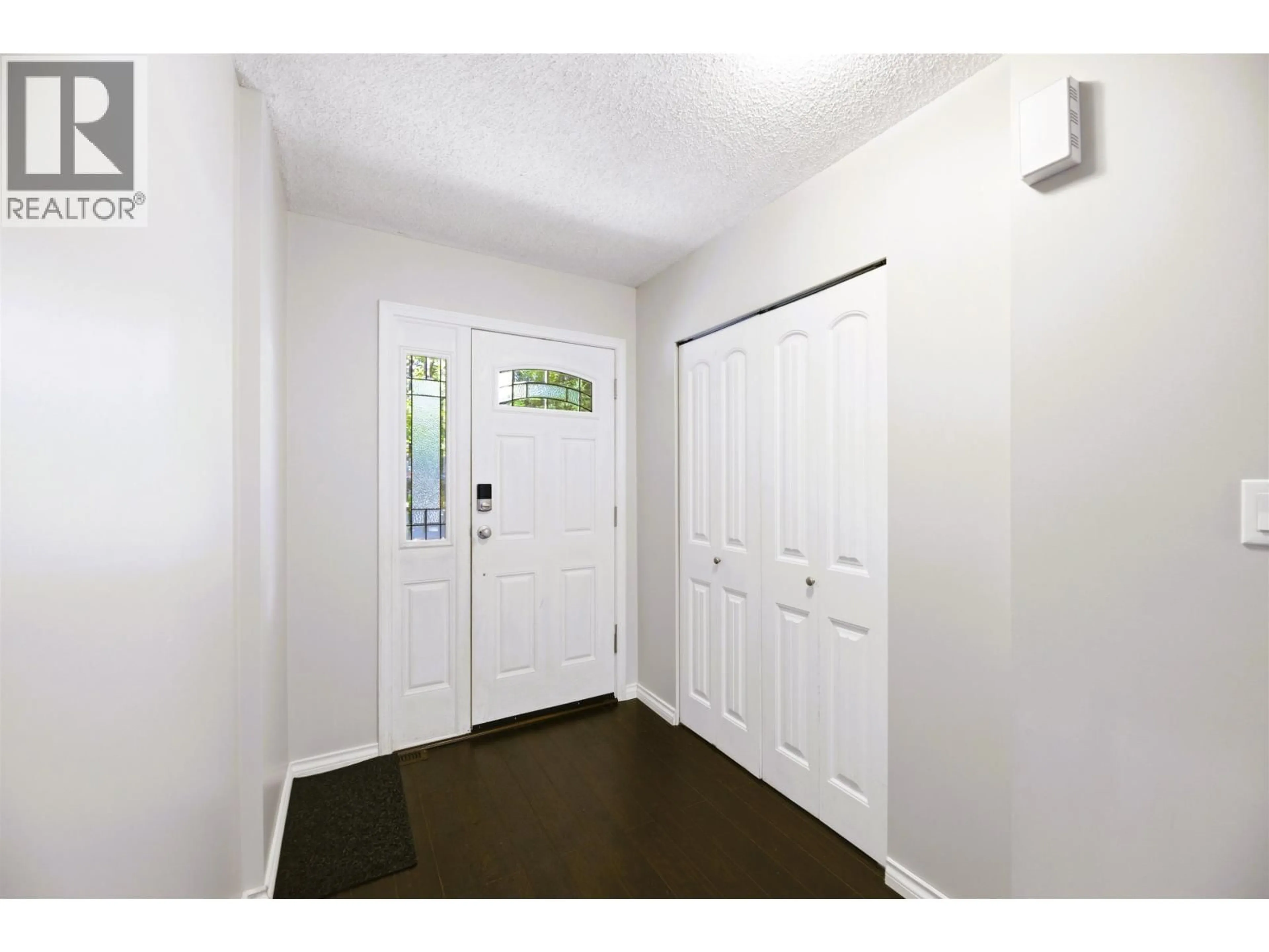 Indoor entryway for 11997 LAITY STREET, Maple Ridge British Columbia V2X5A5