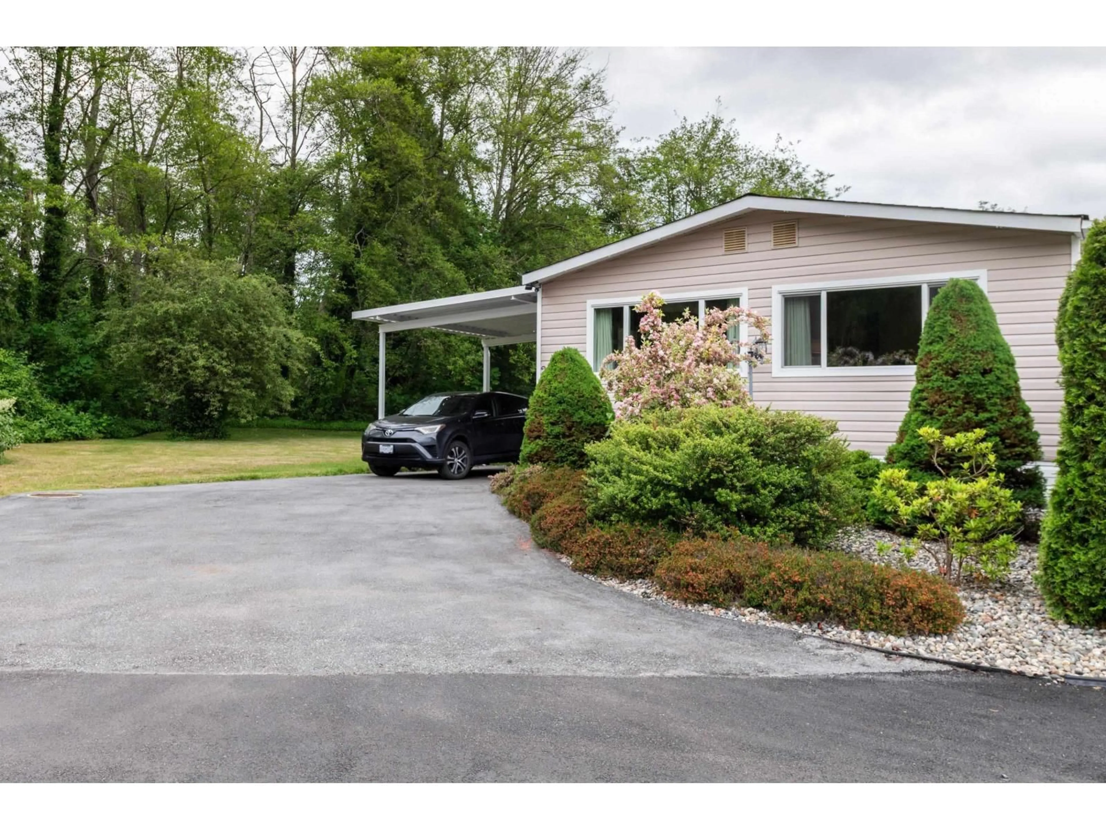 Home with vinyl exterior material, street for 24 - 2270 196 STREET, Langley British Columbia V2Z1N6