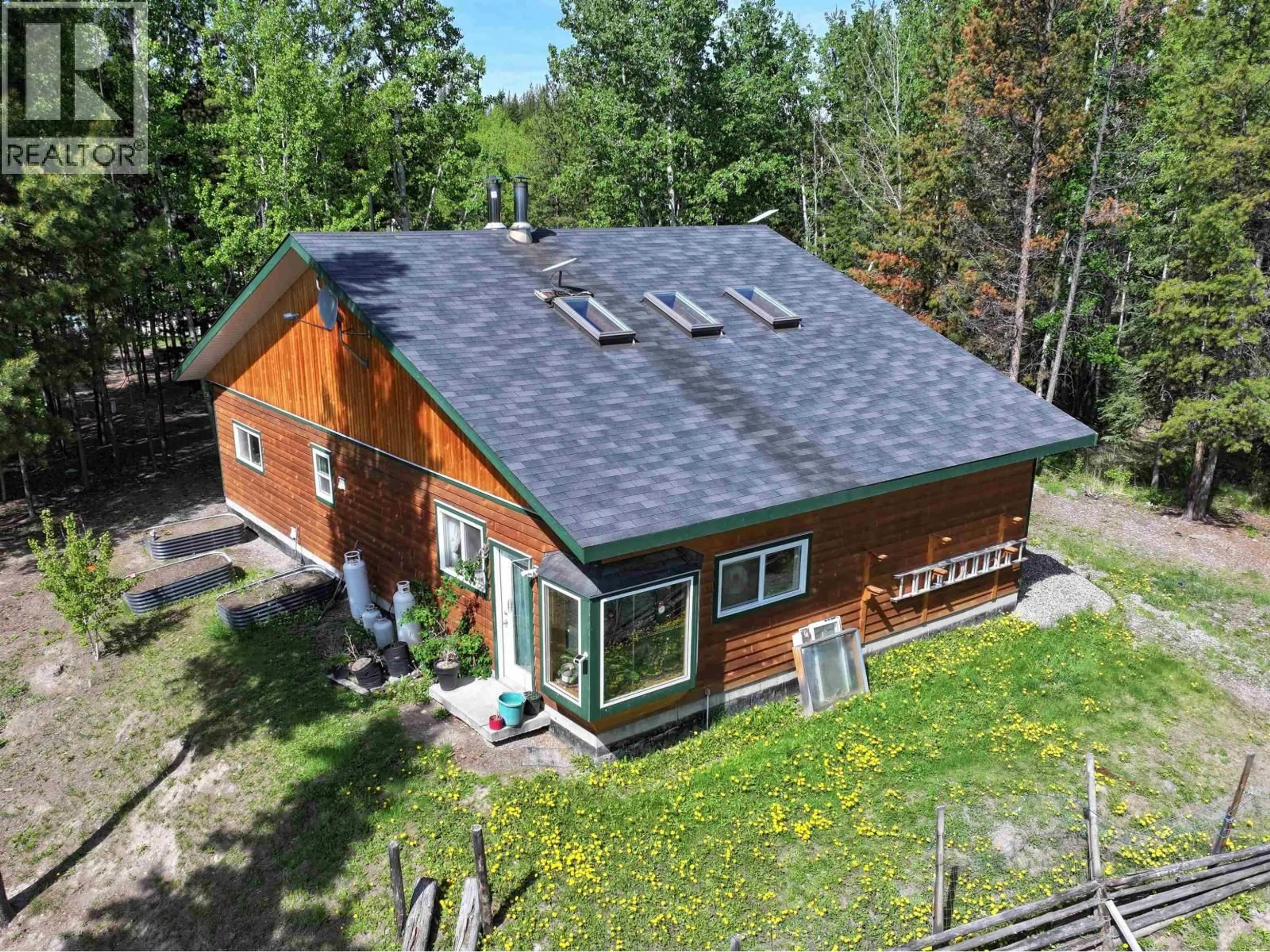 A pic from outside/outdoor area/front of a property/back of a property/a pic from drone, building for 1791 COOPER ROAD, Quesnel British Columbia V2J3H9