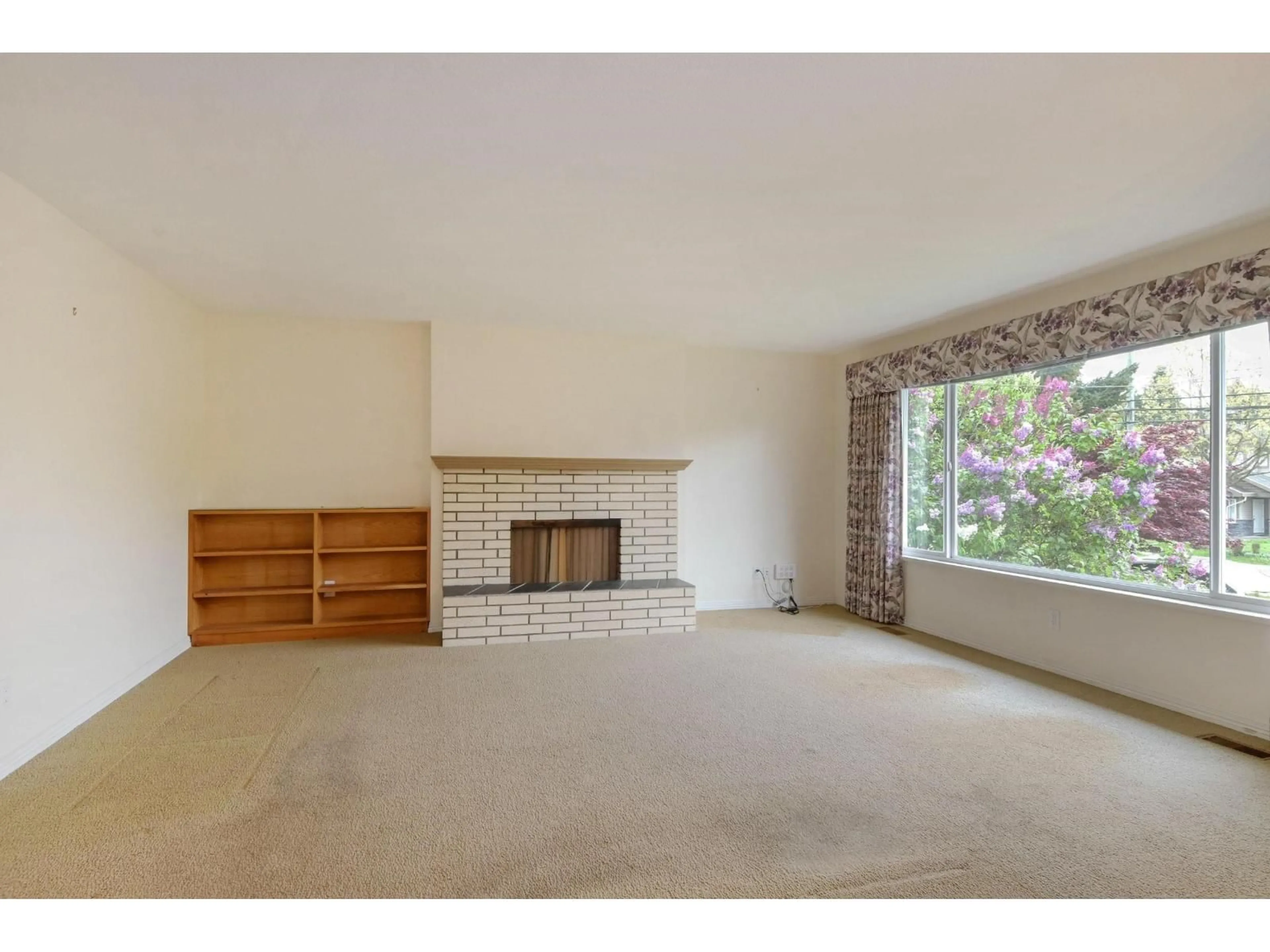 Living room with furniture, unknown for 11755 84 AVENUE, Delta British Columbia V4C2M4