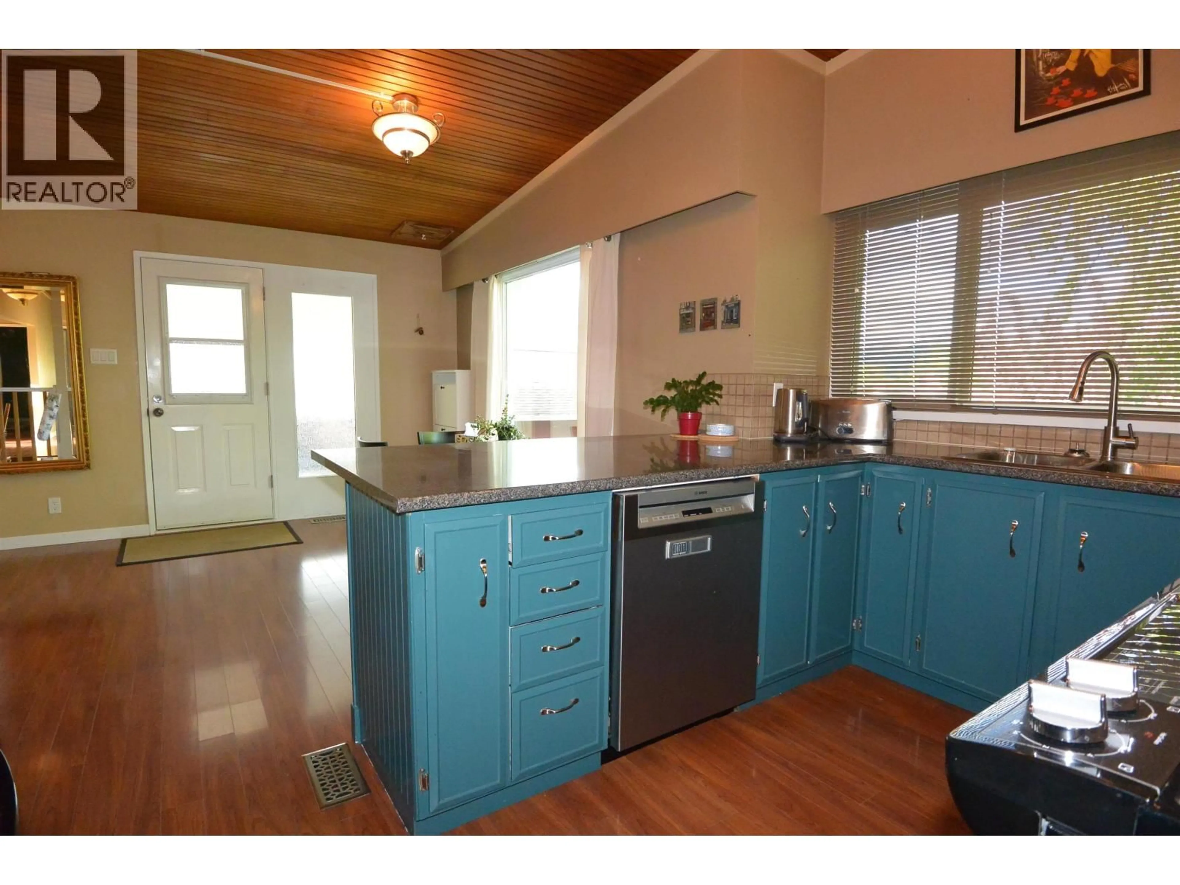Standard kitchen, unknown for 3650 EIGHTEENTH AVENUE, Smithers British Columbia V0J2N0