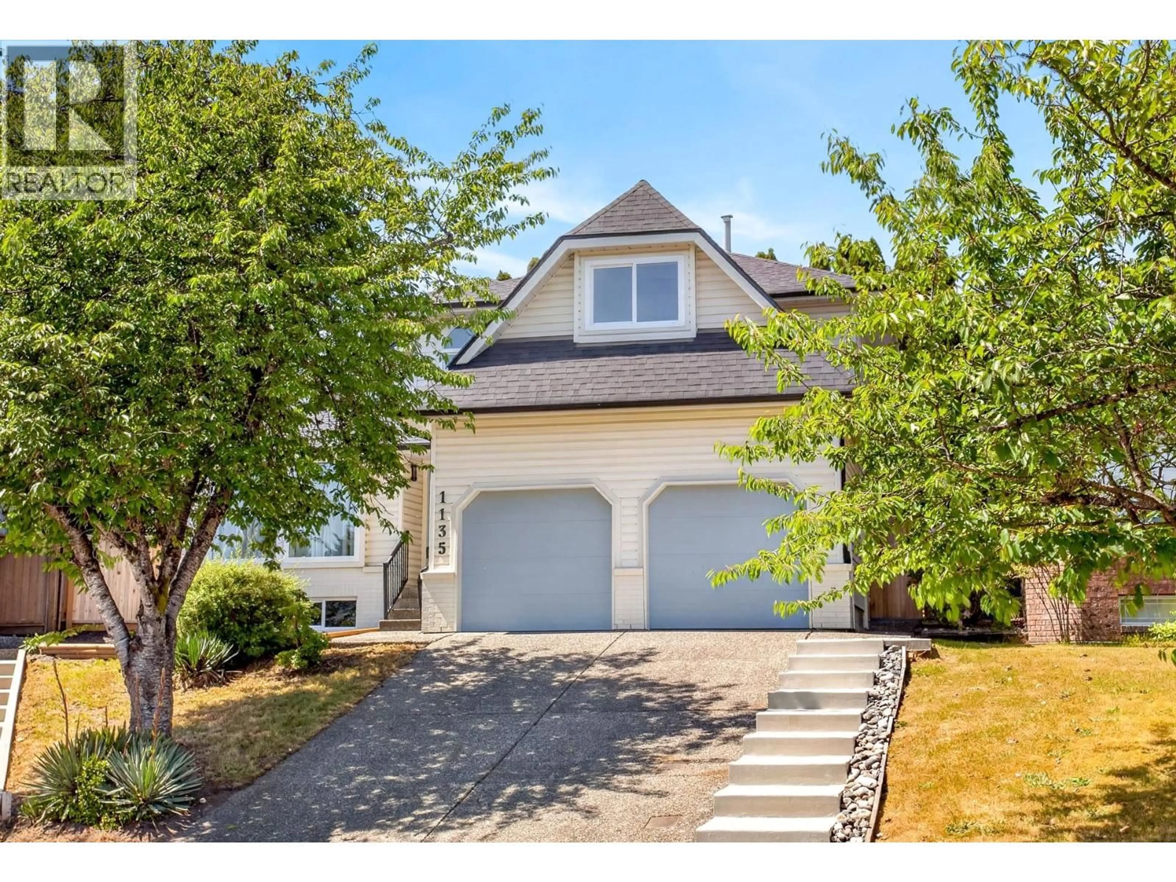 Home with vinyl exterior material, street for 1135 SETTLERS COURT, Port Coquitlam British Columbia V3C5Y5