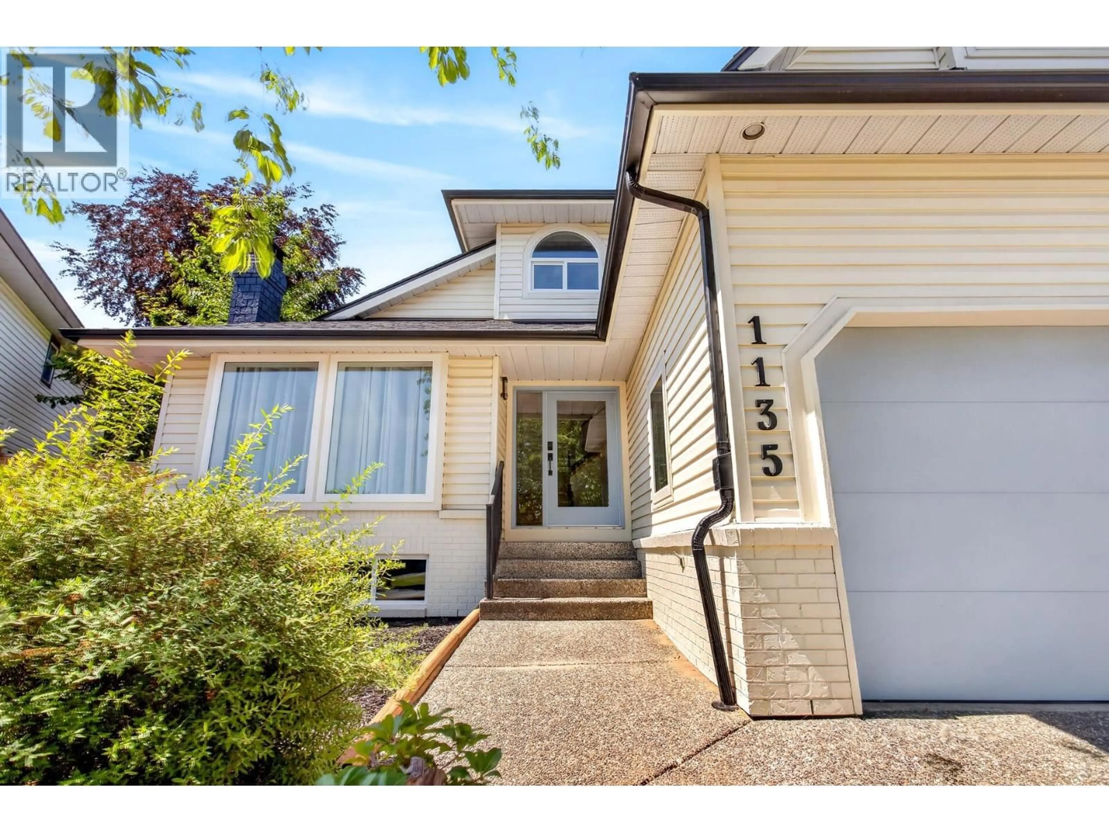 Home with vinyl exterior material, street for 1135 SETTLERS COURT, Port Coquitlam British Columbia V3C5Y5