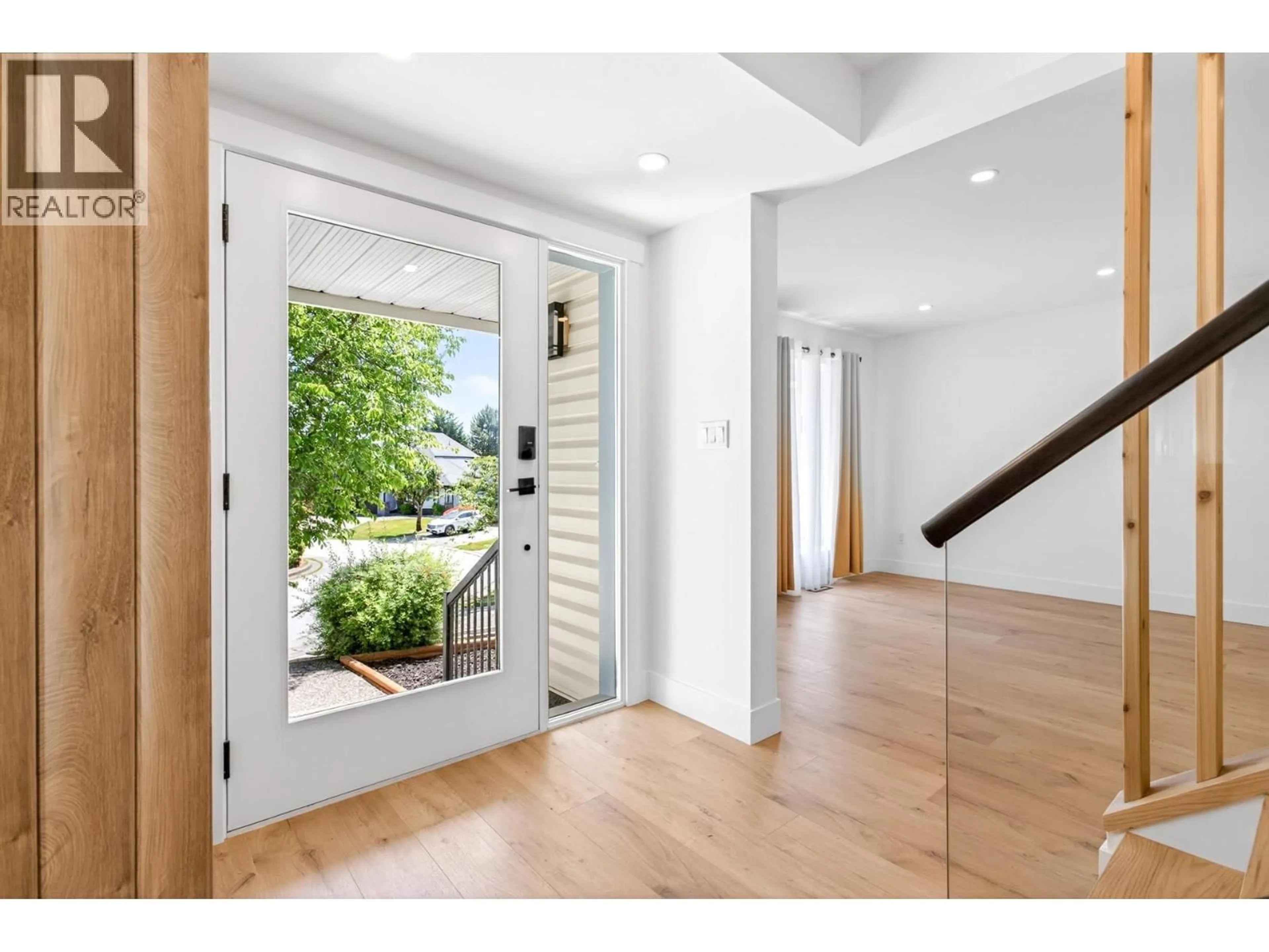 Indoor entryway for 1135 SETTLERS COURT, Port Coquitlam British Columbia V3C5Y5