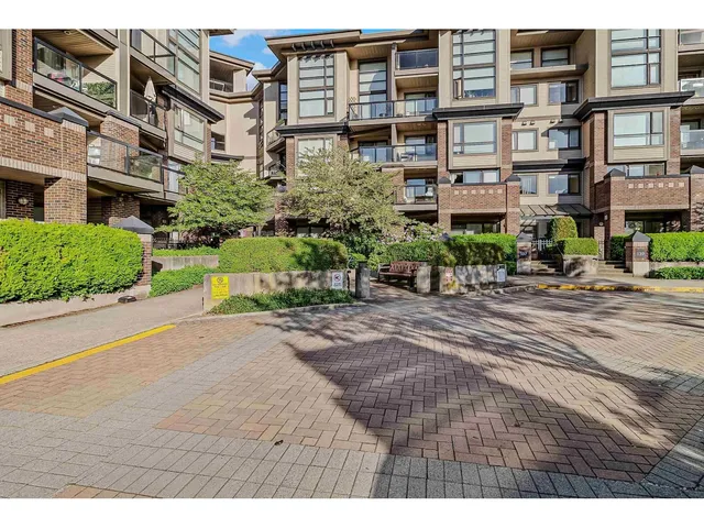 331 - 10838 CITY PARKWAY, Surrey 3