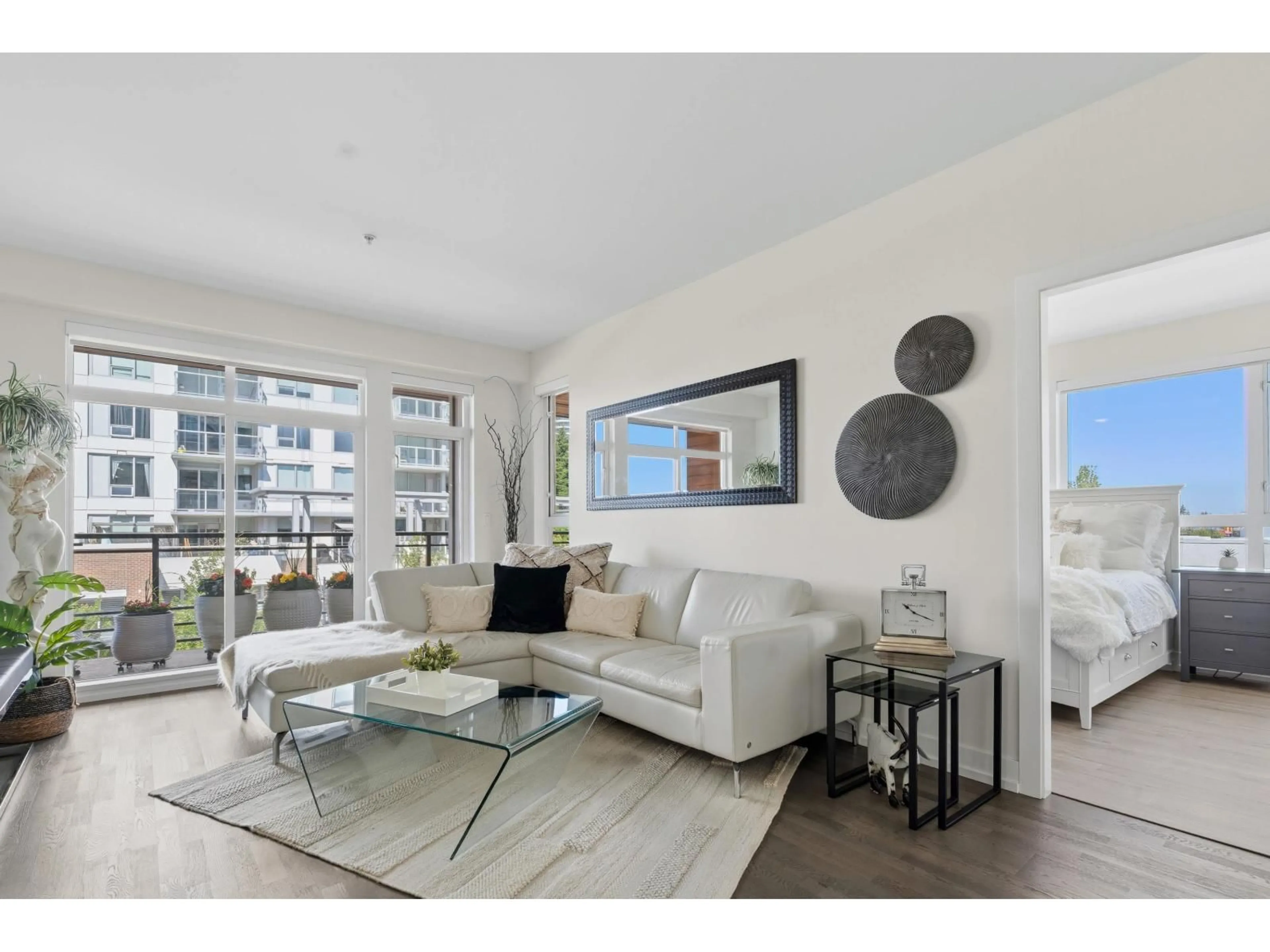 Living room with furniture, unknown for 310 - 1420 JOHNSTON ROAD, White Rock British Columbia V4B3Z5