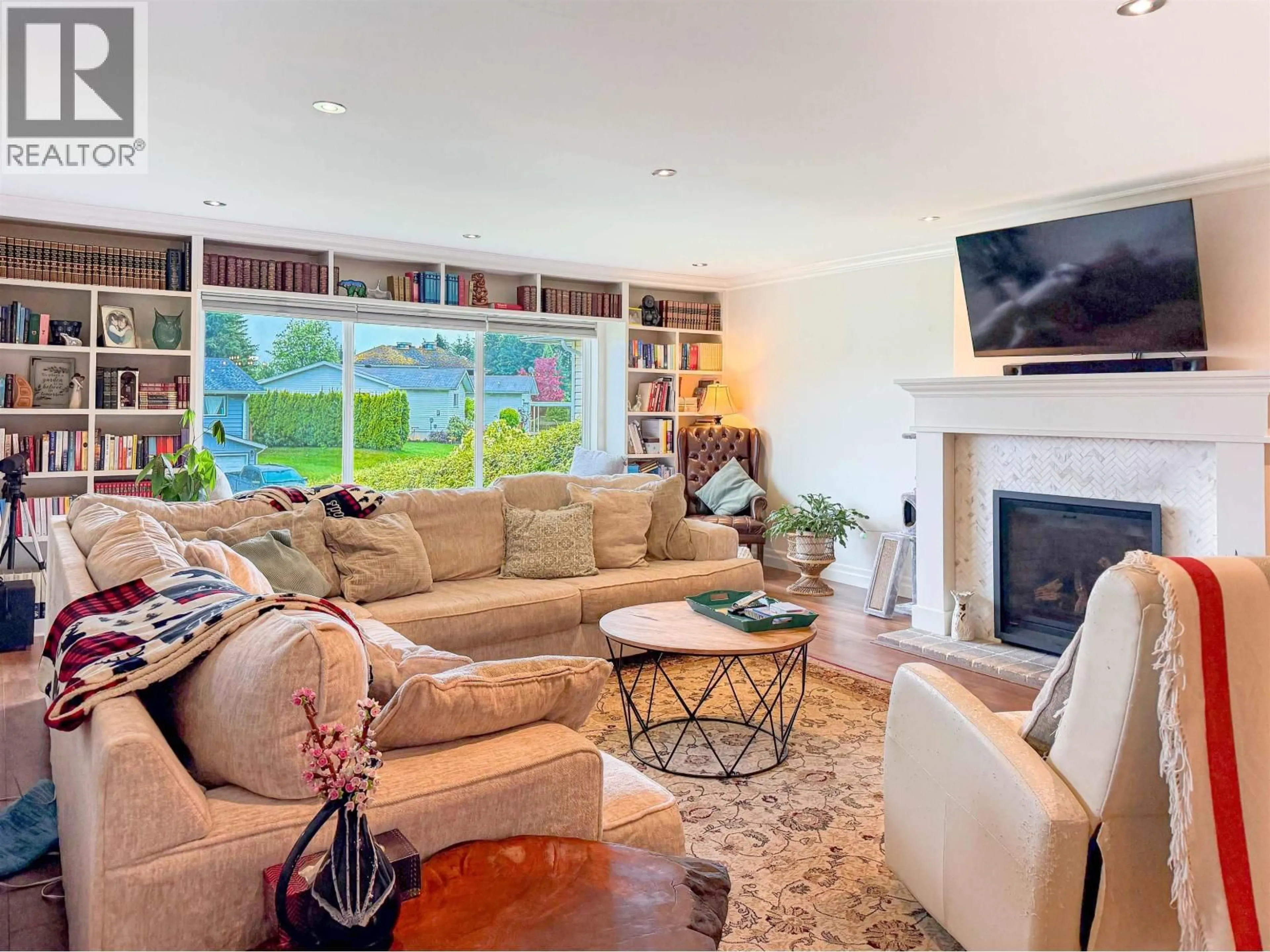 Living room with furniture, unknown for 87 ANGLE STREET, Kitimat British Columbia V8C2M9