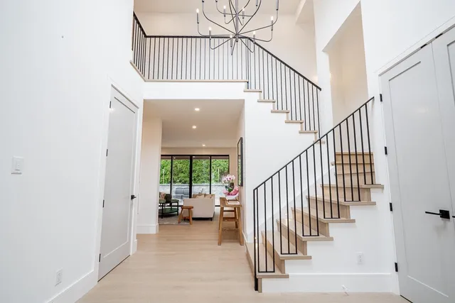 2318 CHANTRELL PARK DRIVE, Surrey 2