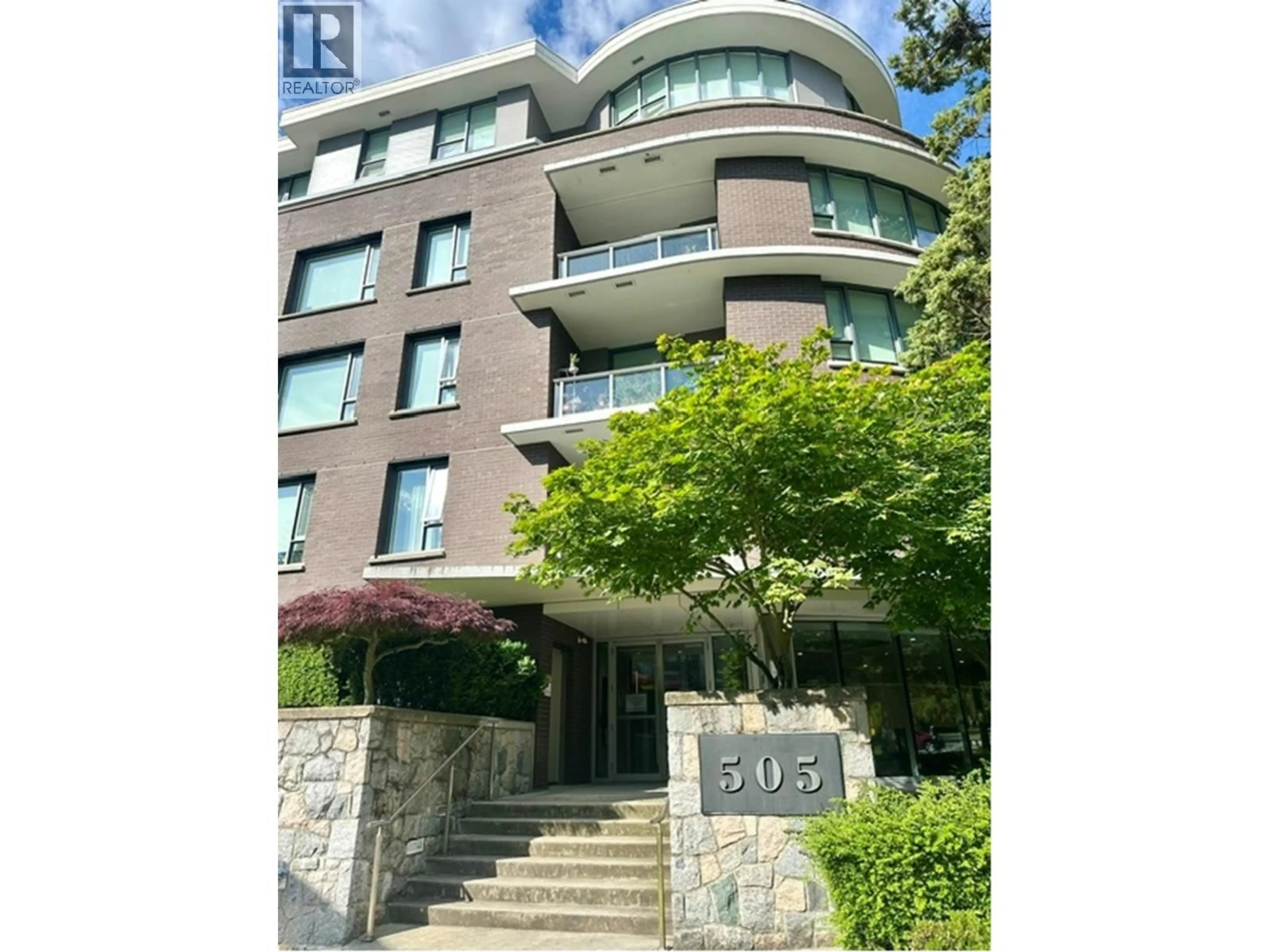Indoor foyer for 507 - 505 30TH AVENUE, Vancouver British Columbia V5Z0G4