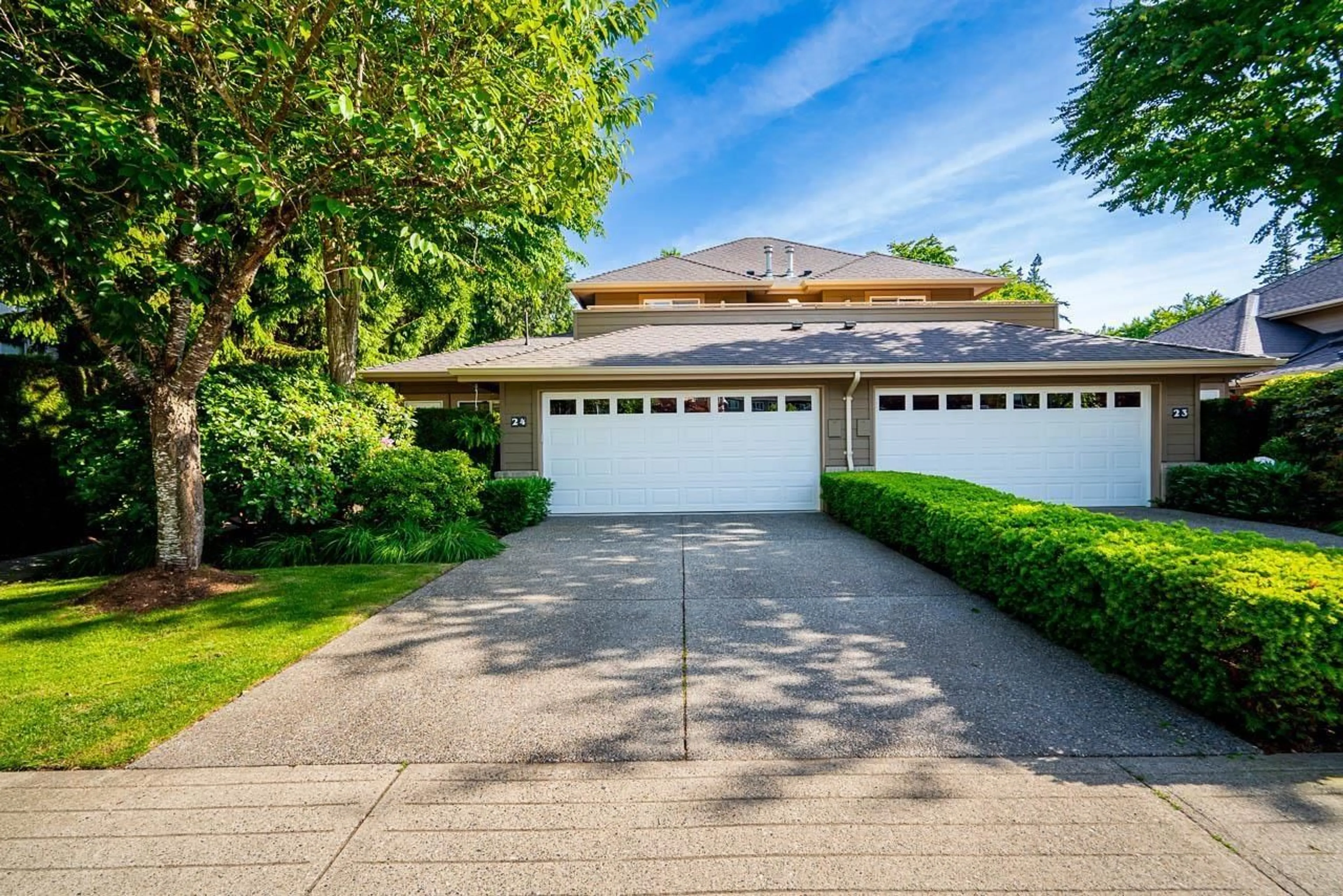 Indoor garage for 24 - 15168 22 AVENUE, Surrey British Columbia V4A9T4