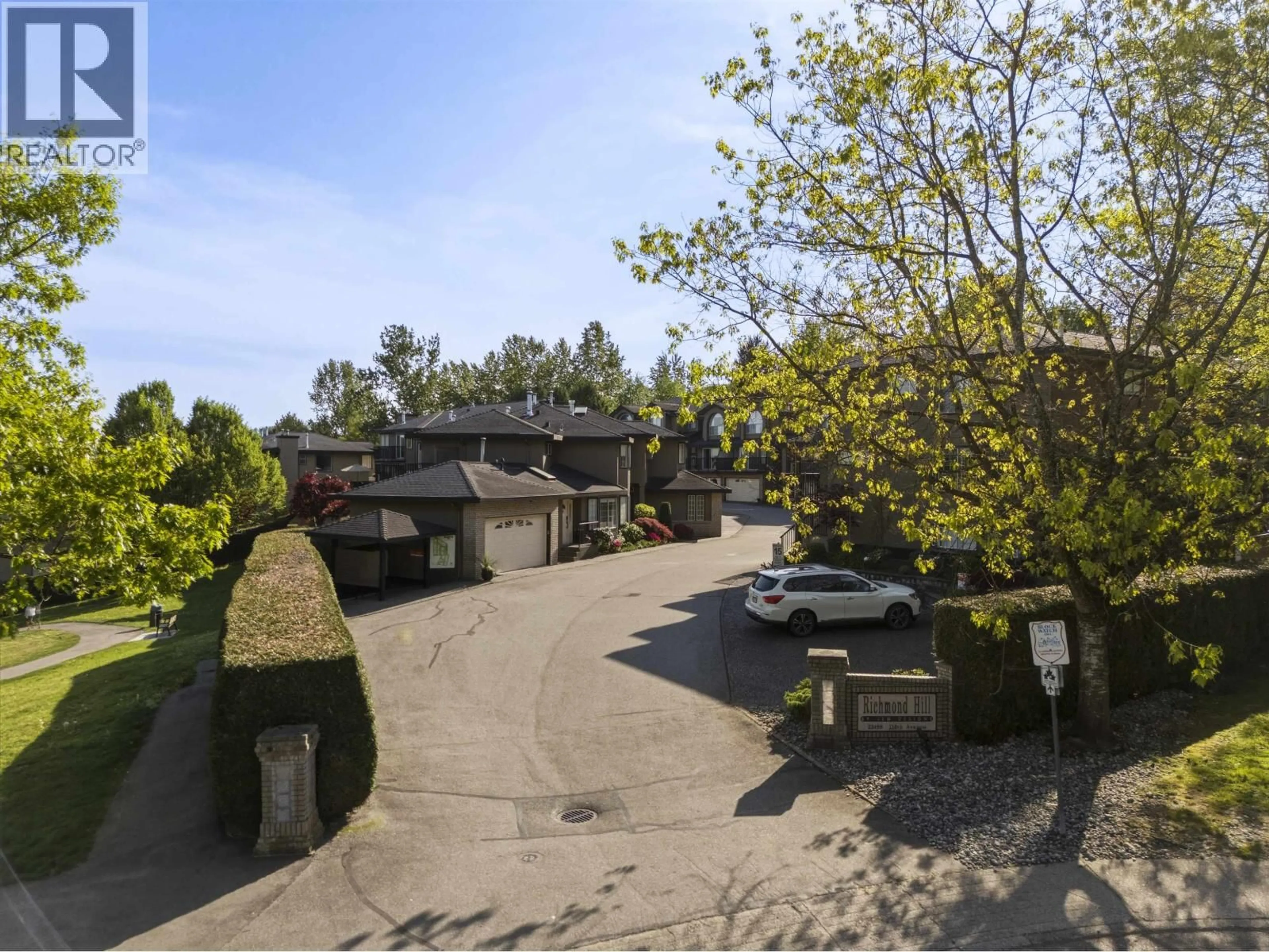 A pic from outside/outdoor area/front of a property/back of a property/a pic from drone, street for 4 - 22488 116 AVENUE, Maple Ridge British Columbia V2X0X6