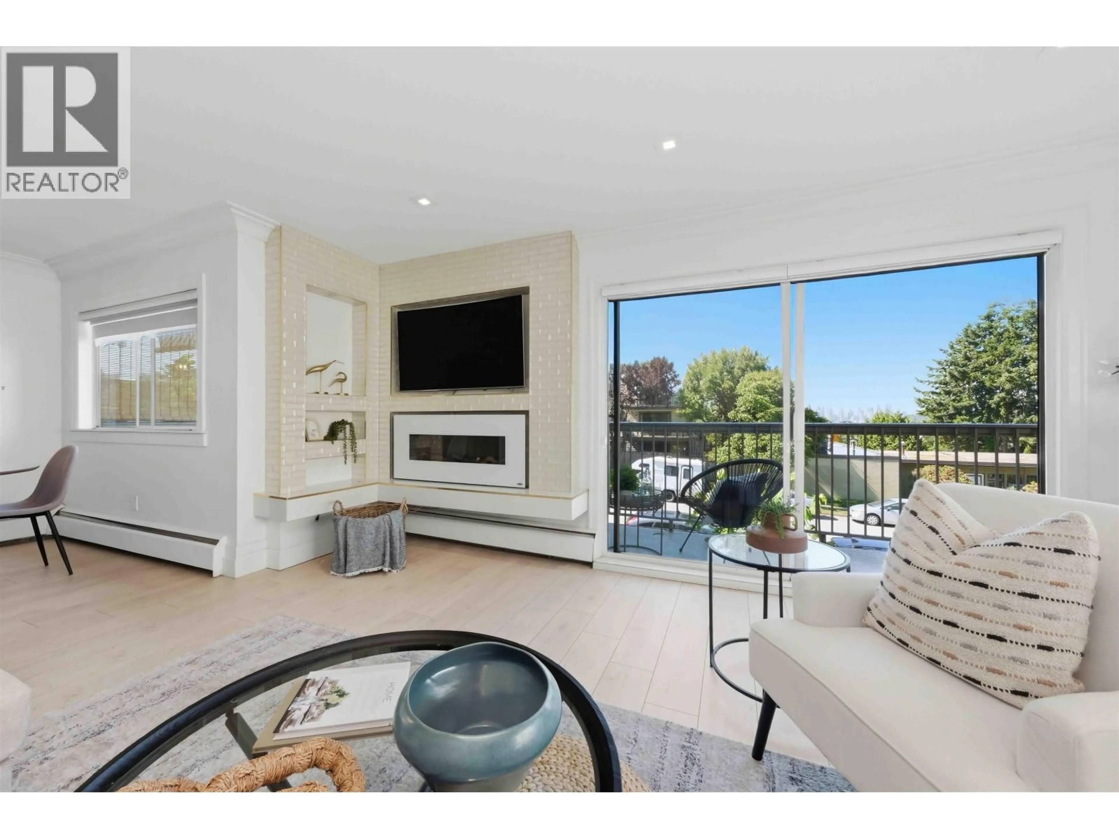 Living room with furniture, unknown for 101 - 330 2D STREET, North Vancouver British Columbia V7M1E1