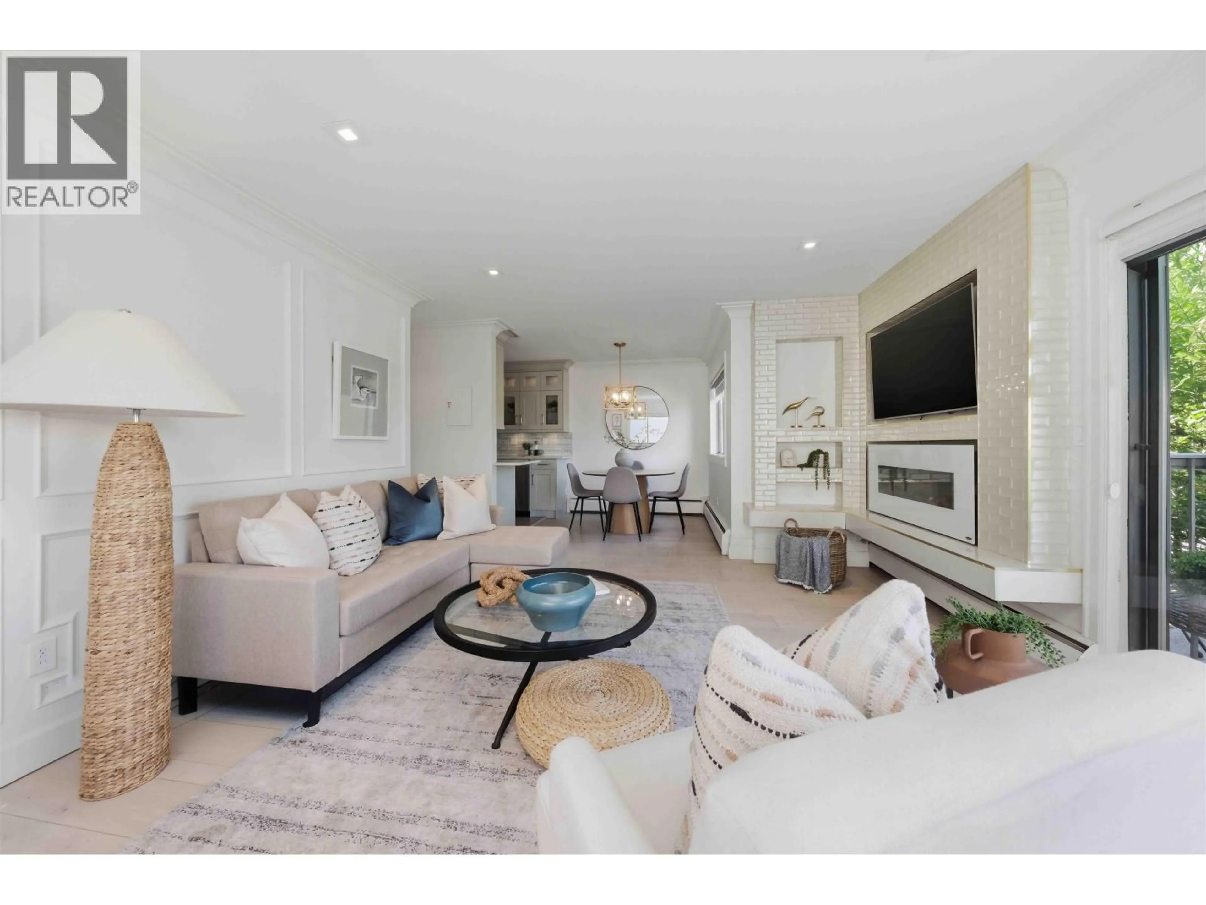 Living room with furniture, unknown for 101 - 330 2D STREET, North Vancouver British Columbia V7M1E1