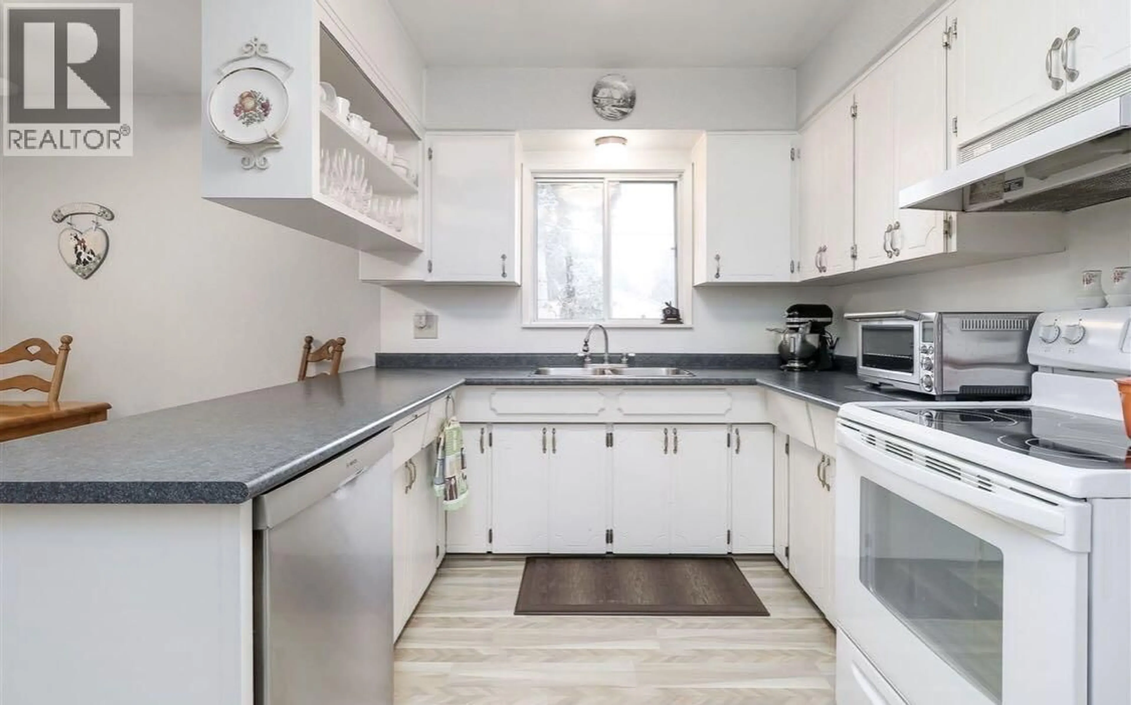 Standard kitchen, unknown for 3062 WELLINGTON STREET, Port Coquitlam British Columbia V3B3X2
