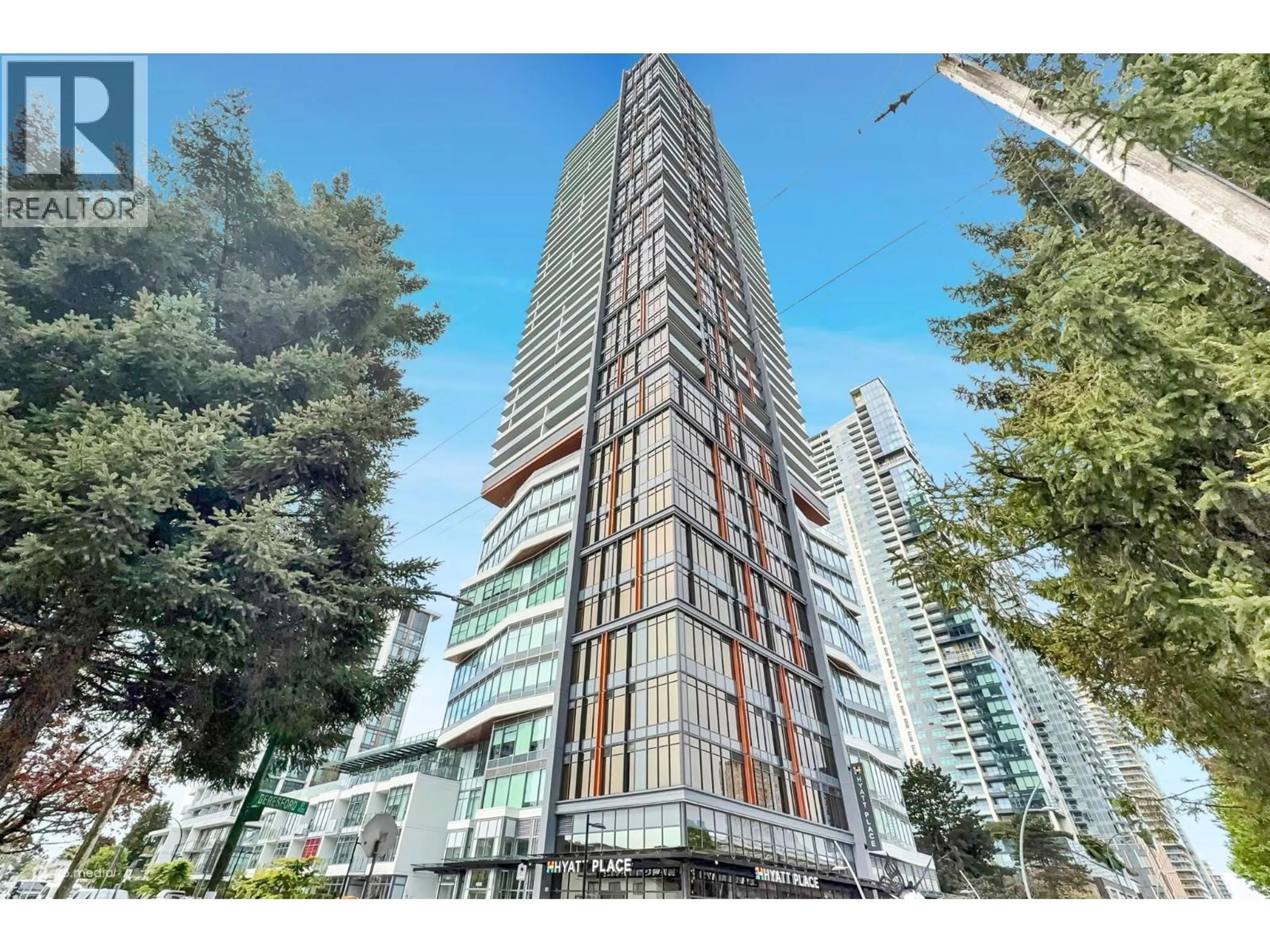 Indoor foyer for 3405 - 6511 SUSSEX AVENUE, Burnaby British Columbia V5H0K5