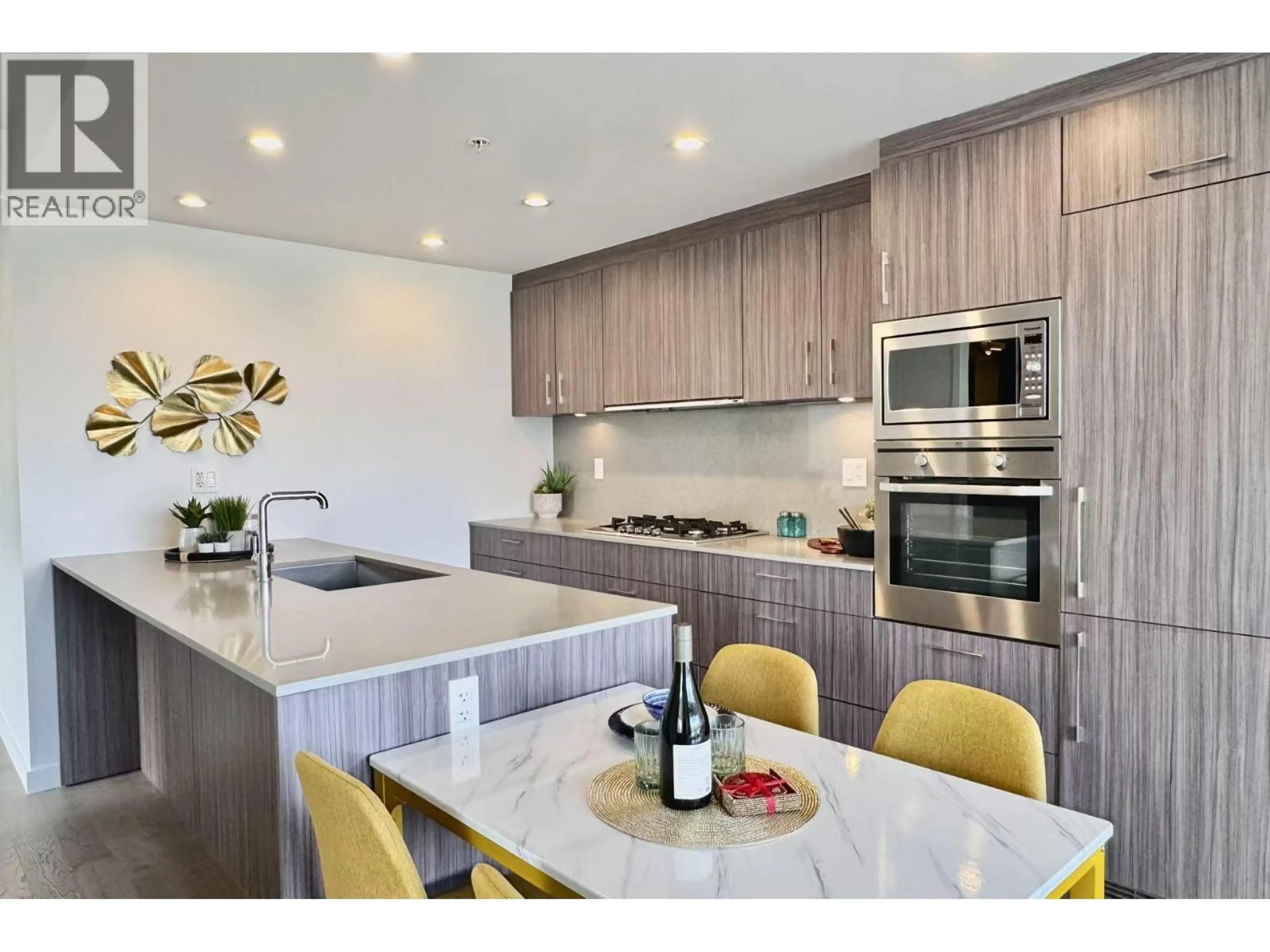 Contemporary kitchen, unknown for 504 - 2411 HEATHER STREET, Vancouver British Columbia V5Z0B7
