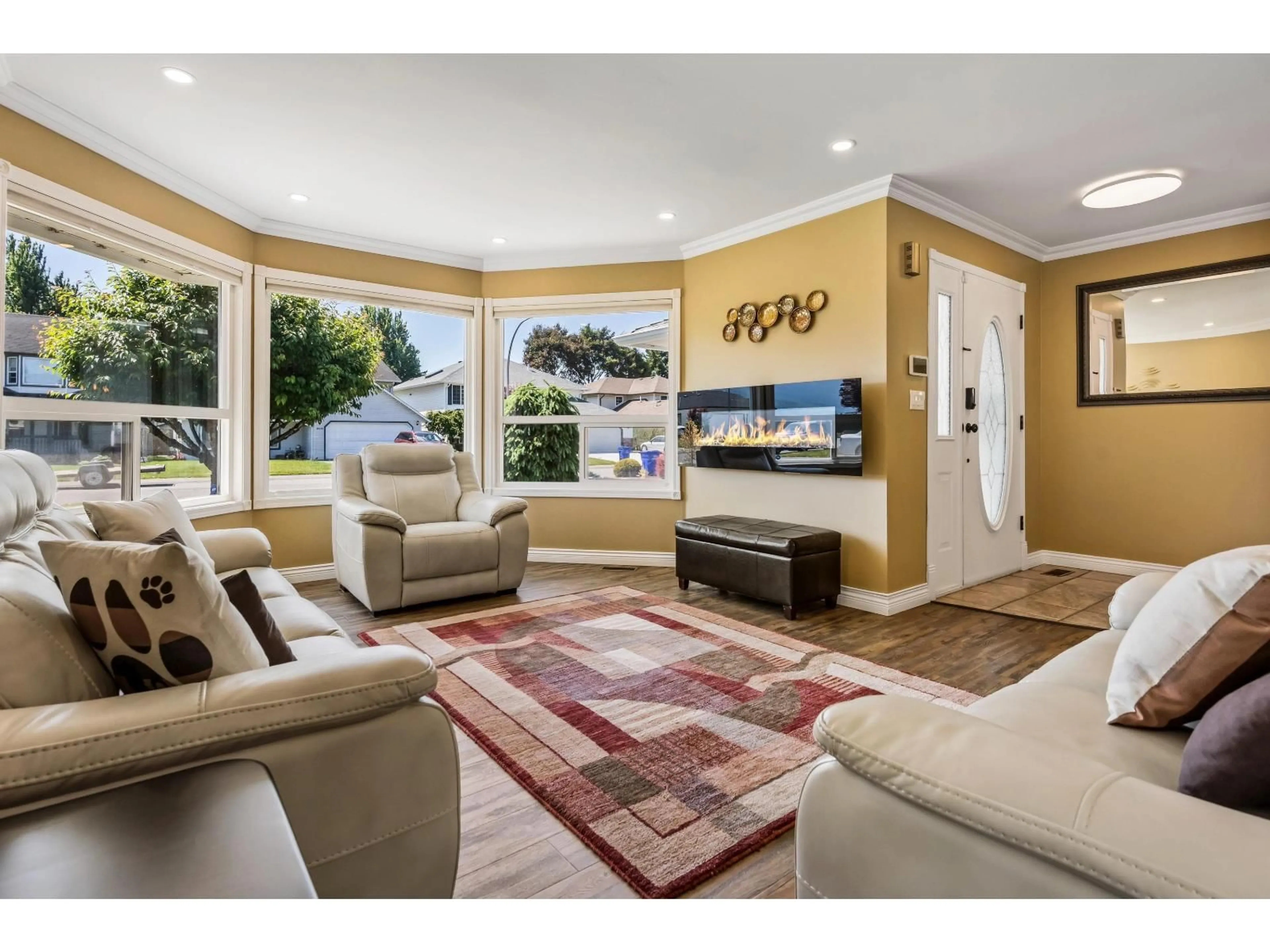 Living room with furniture, unknown for 46677 RAMONA DRIVE, Chilliwack British Columbia V2P7W6