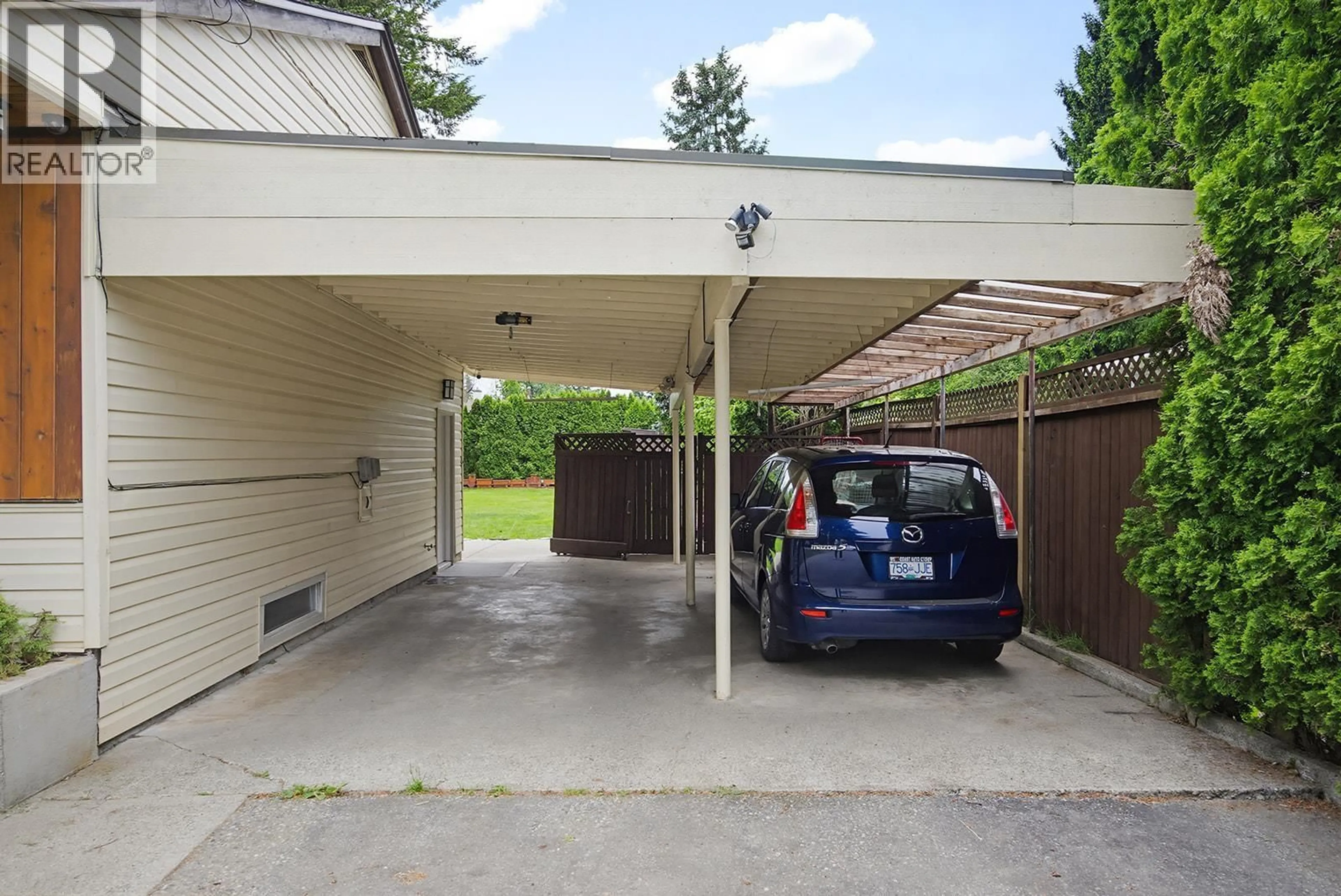 Indoor garage for 11757 CARR STREET, Maple Ridge British Columbia V2X5N1