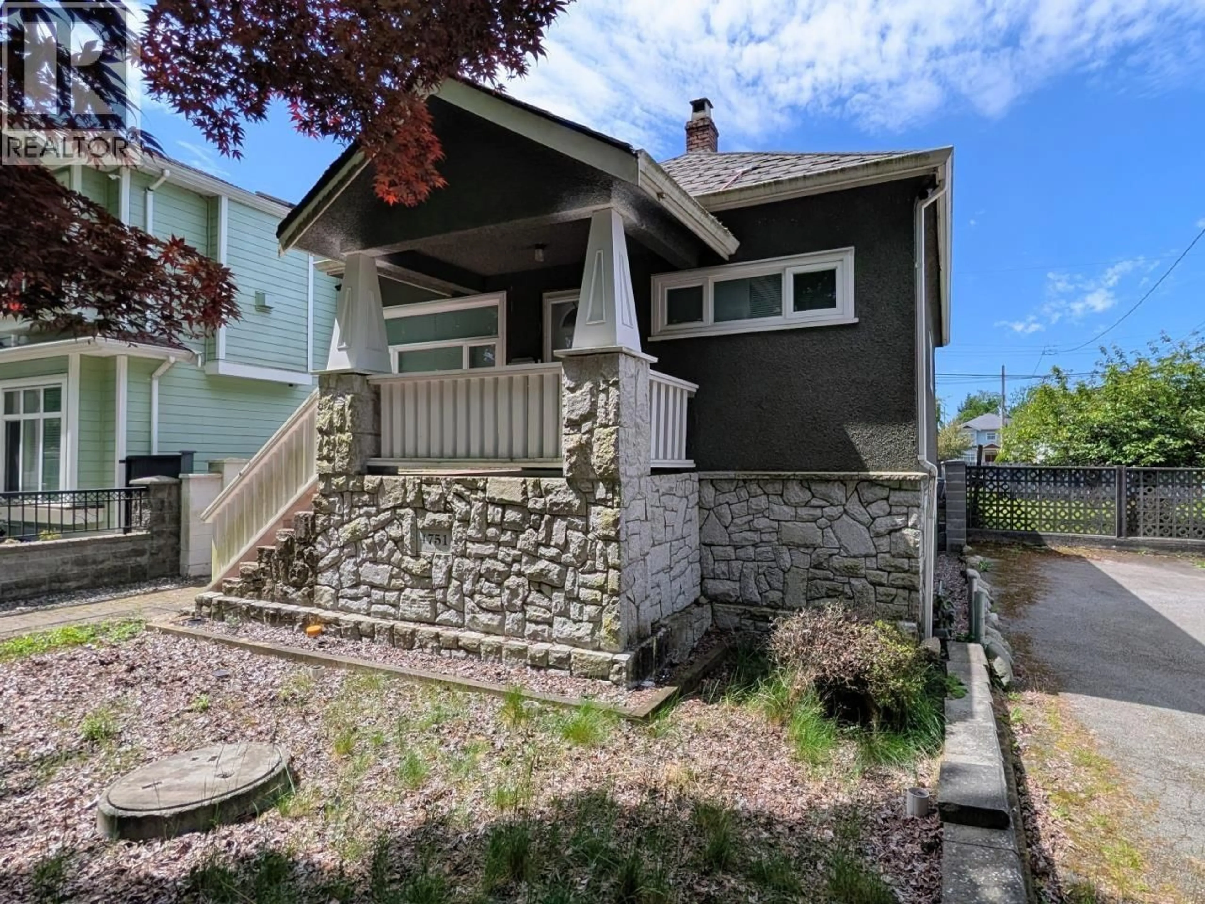 Home with vinyl exterior material, street for 4751 HENRY STREET, Vancouver British Columbia V5V4Z2