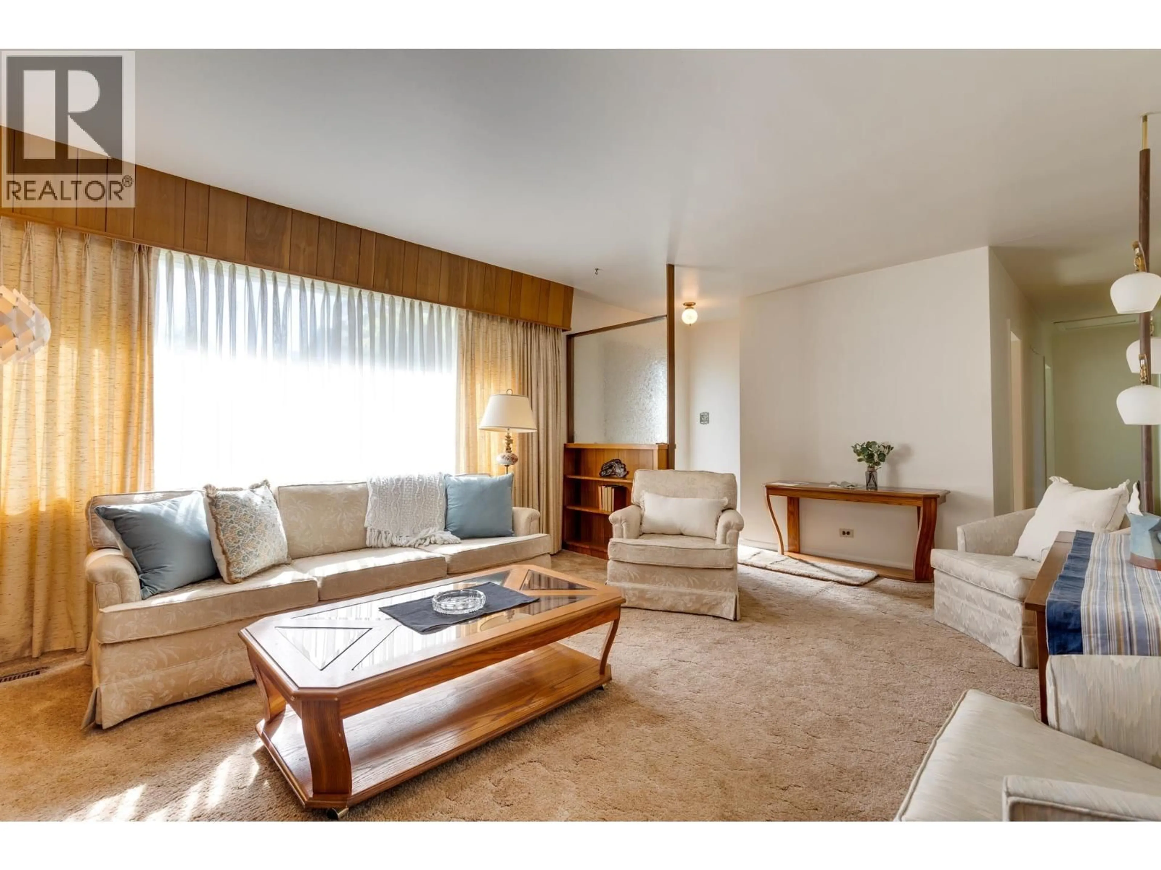 Living room with furniture, unknown for 905 ALWARD STREET, Prince George British Columbia V2M2E8