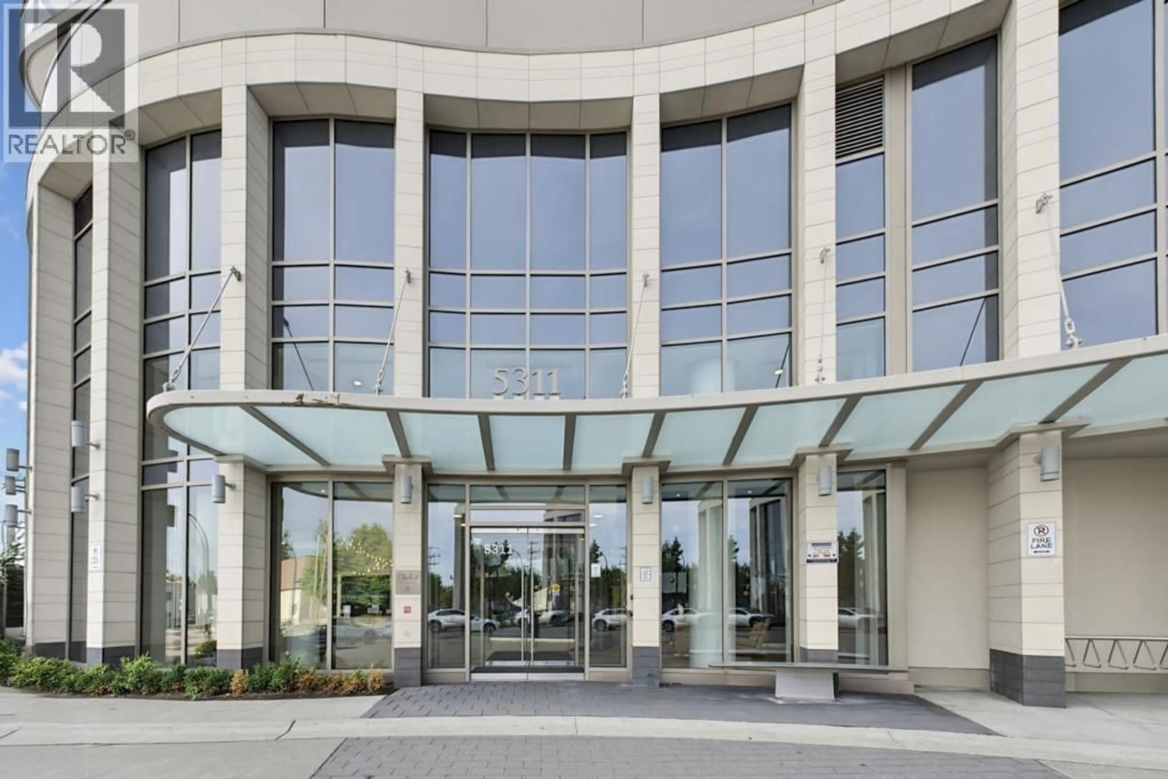 Indoor foyer for 502 - 5311 GORING STREET, Burnaby British Columbia V5B0B5
