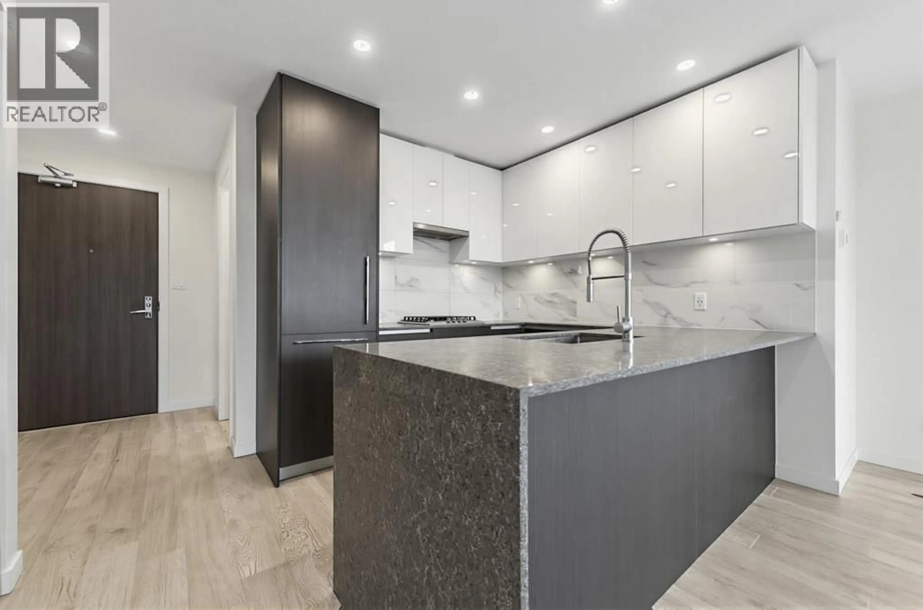 Unknown for 502 - 5311 GORING STREET, Burnaby British Columbia V5B0B5