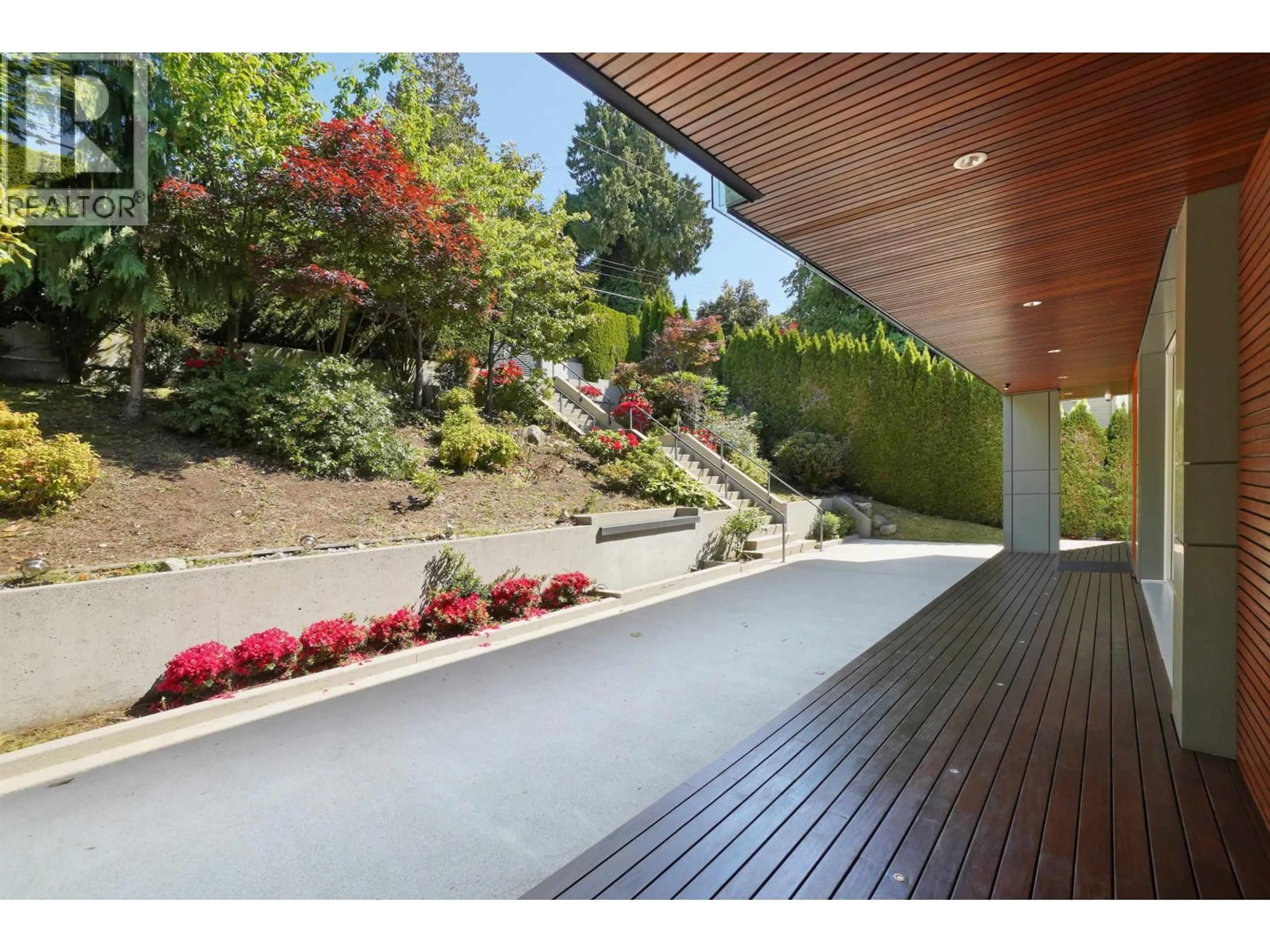Patio, street for 2370 PALMERSTON AVENUE, West Vancouver British Columbia V7V2W1