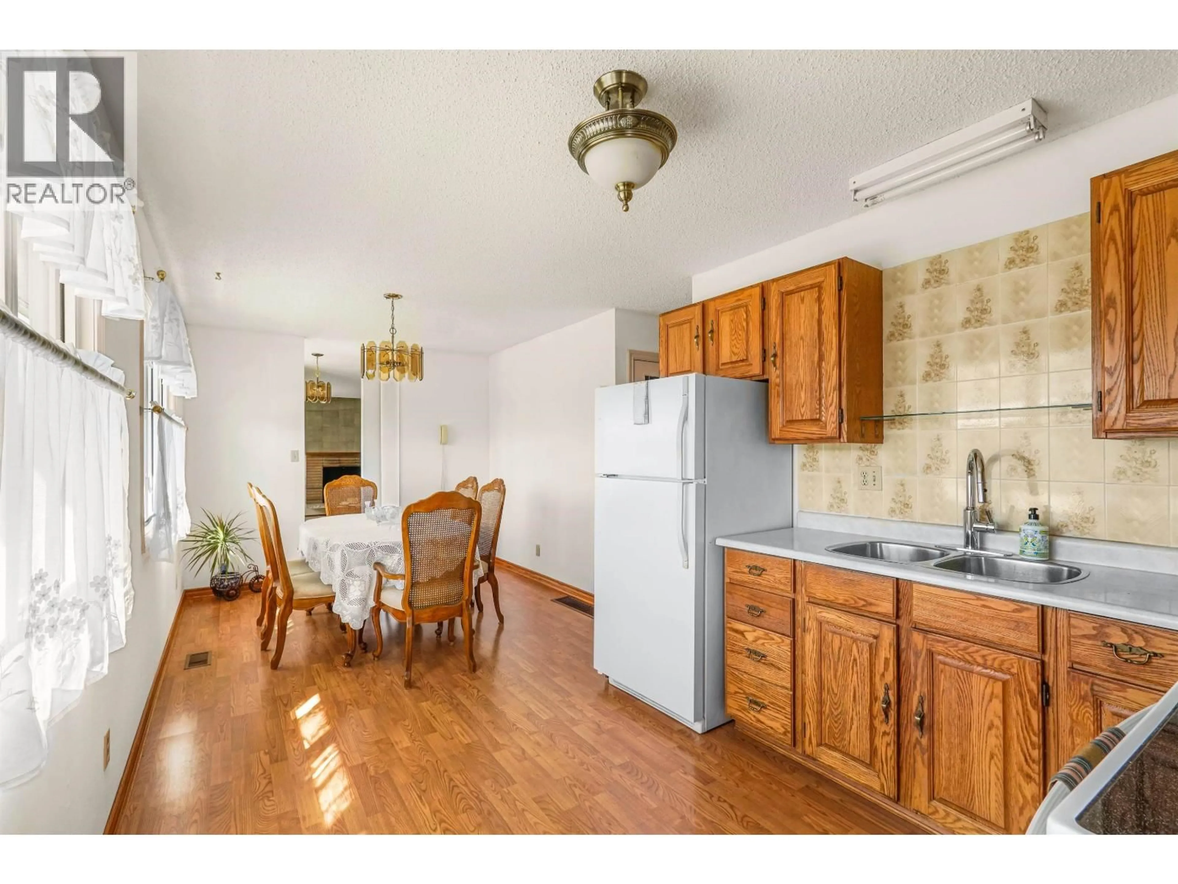 Standard kitchen, unknown for 33 CLIFFORD STREET, Kitimat British Columbia V8C1B5