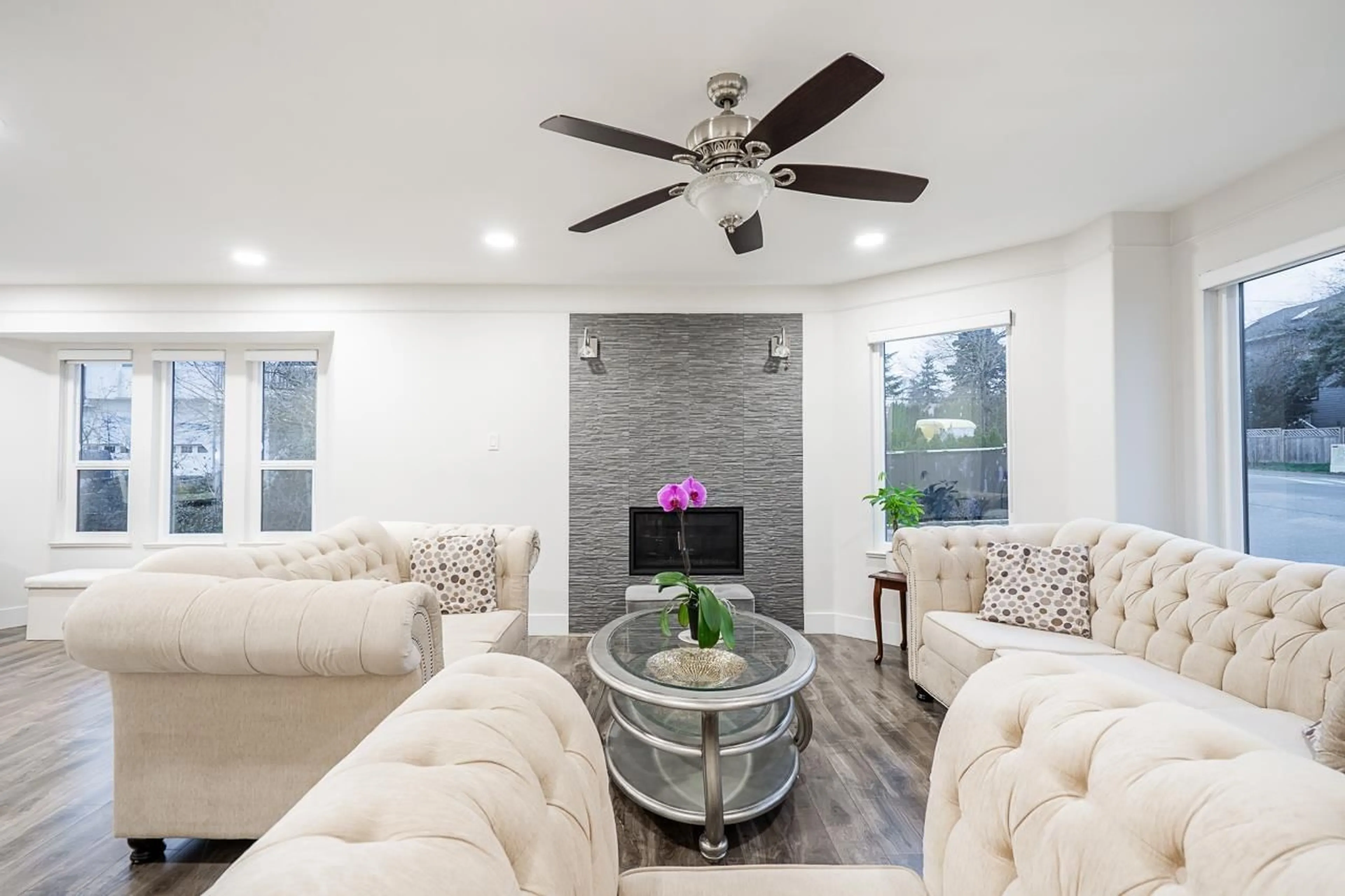 Living room with furniture, ceramic/tile floor for 8375 151 STREET, Surrey British Columbia V3S8H9
