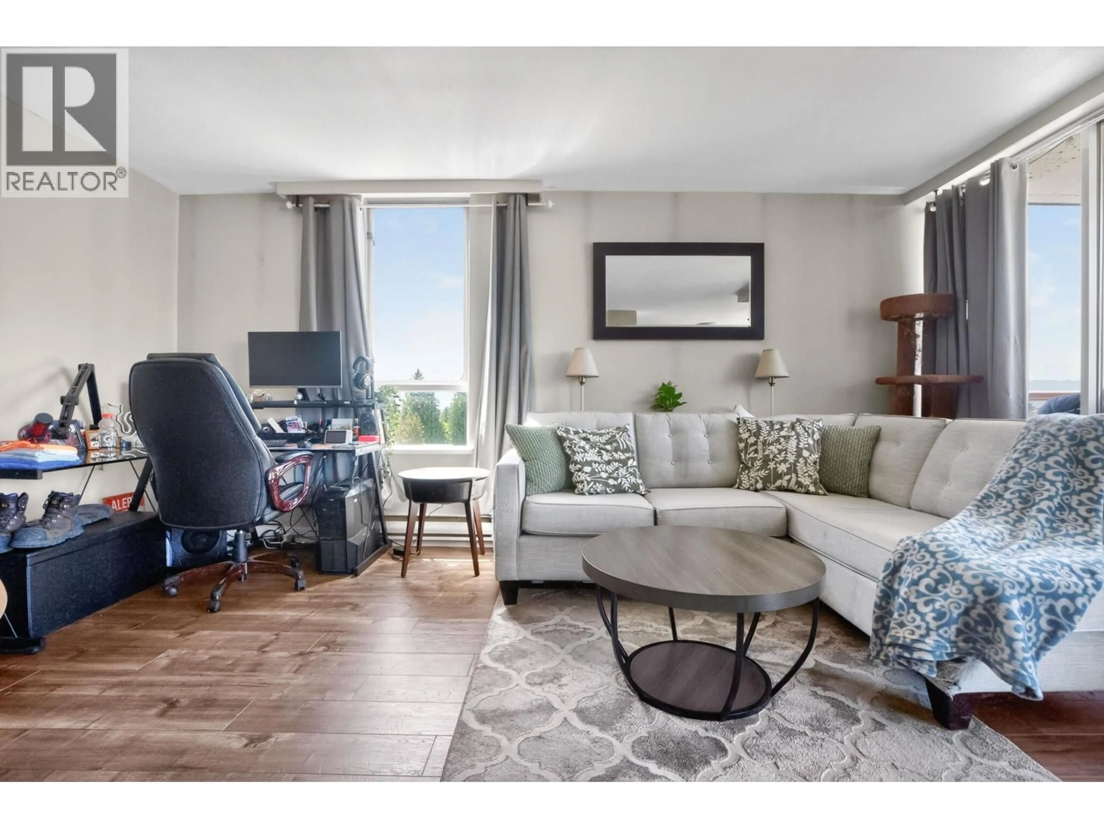 Living room with furniture, wood/laminate floor for 903 - 11980 222 STREET, Maple Ridge British Columbia V2X0L8
