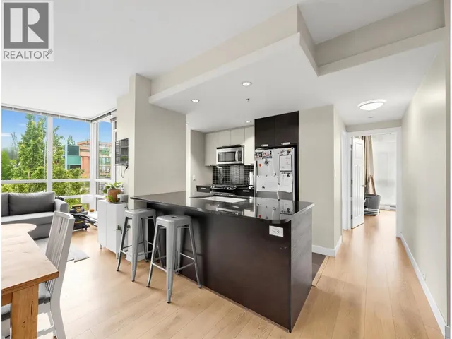 605 - 2968 GLEN DRIVE, Coquitlam 4