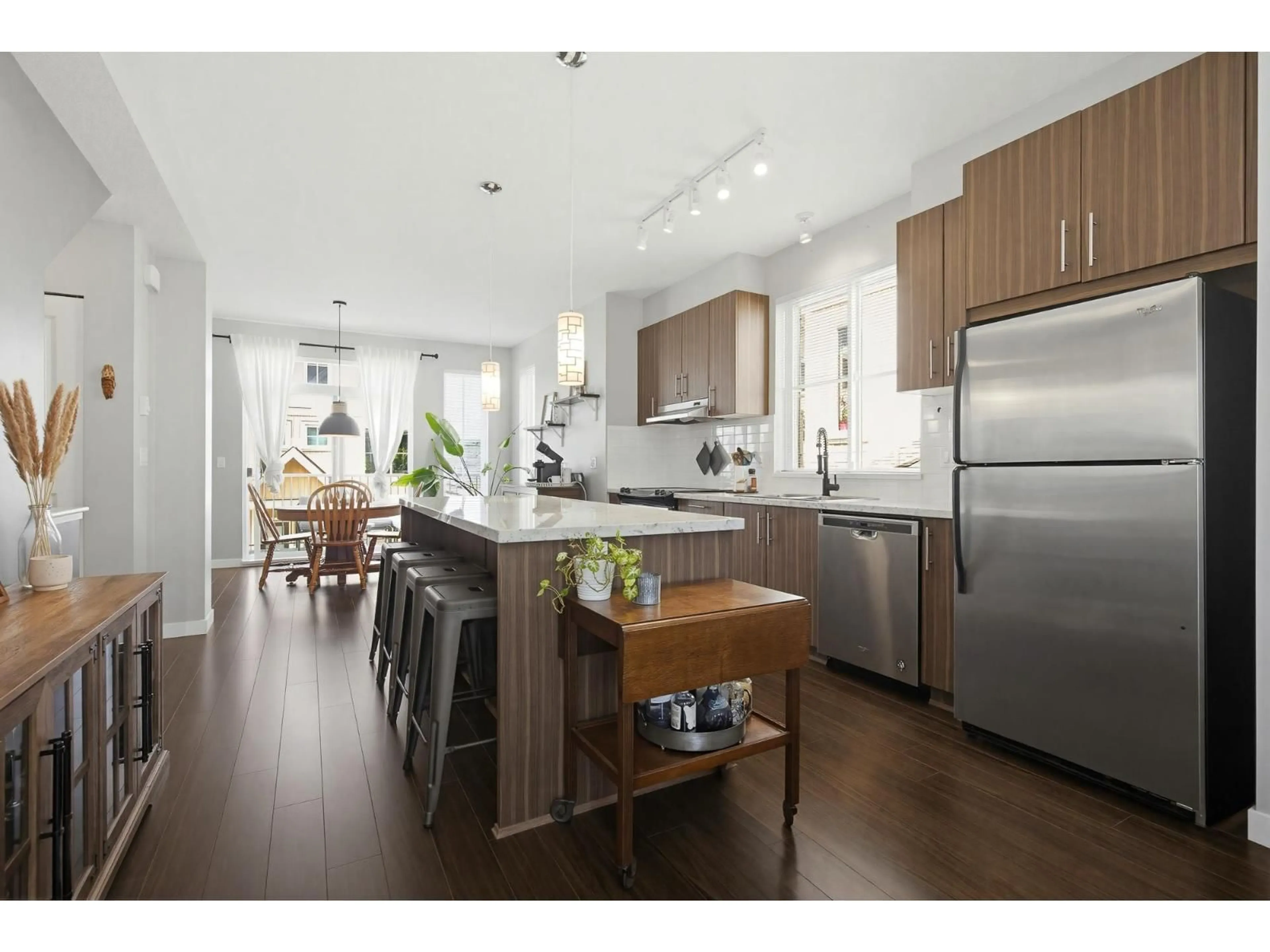 Open concept kitchen, wood/laminate floor for 71 - 31032 WESTRIDGE PLACE, Abbotsford British Columbia V2T0C6
