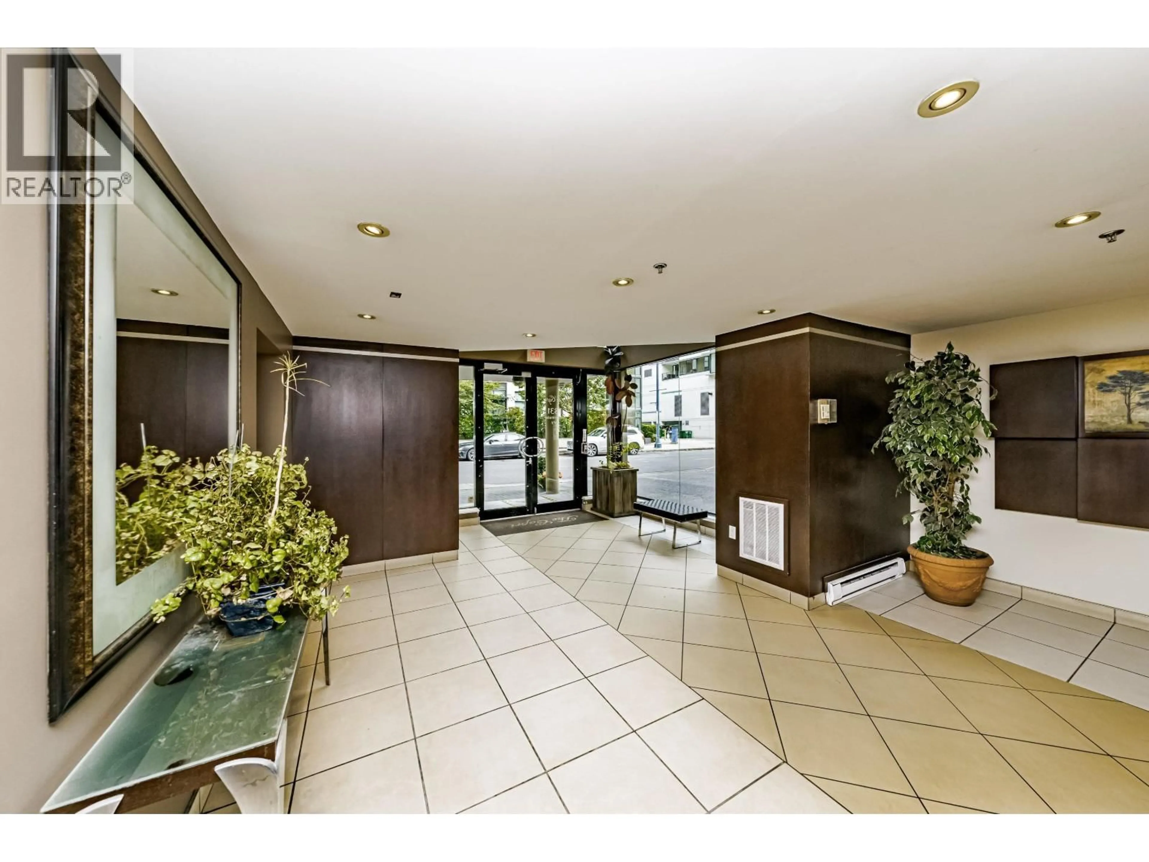 Indoor foyer for 512 - 7831 WESTMINSTER HIGHWAY, Richmond British Columbia V6X1A4
