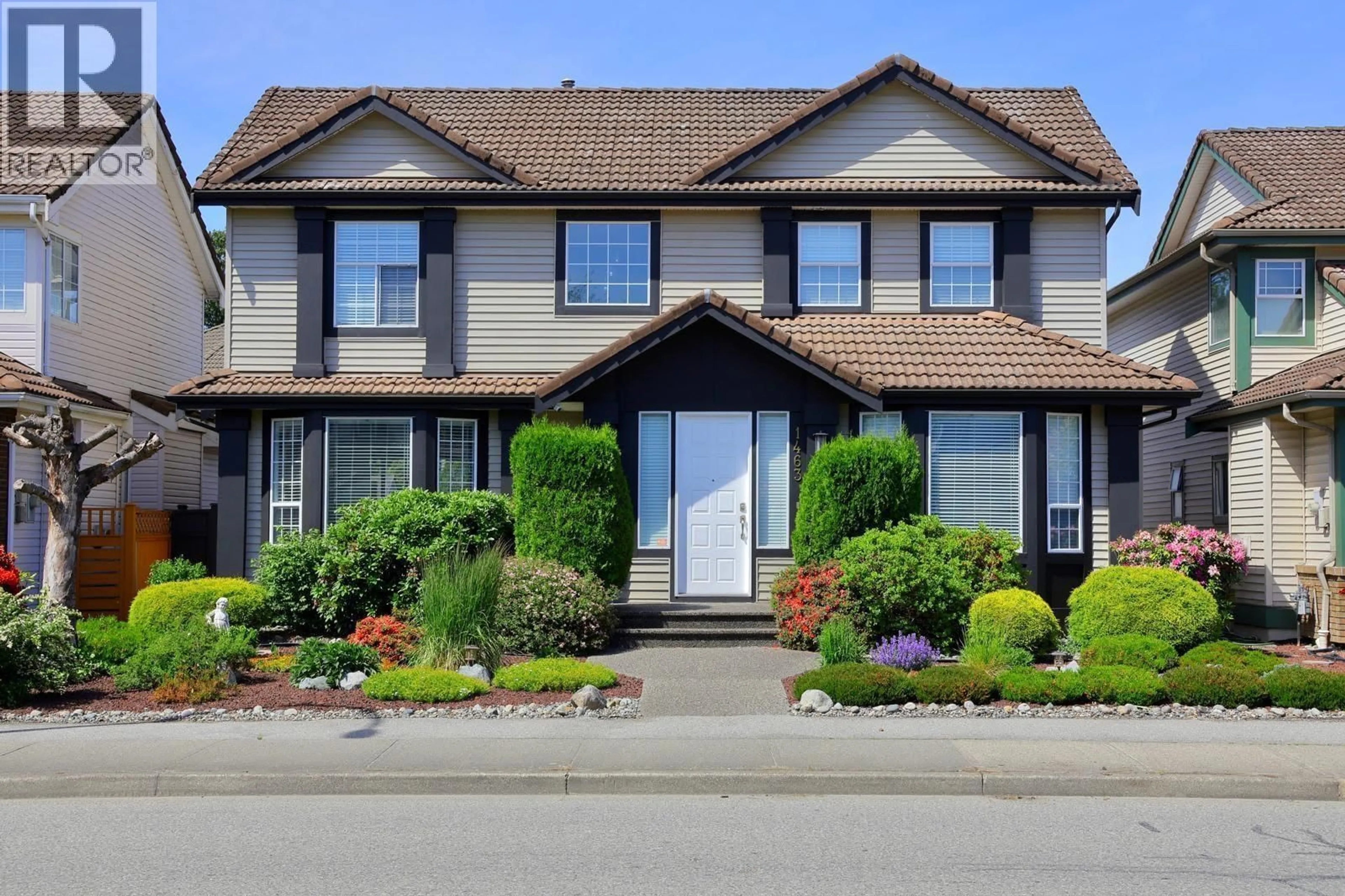 Home with vinyl exterior material, street for 1463 RIVERWOOD GATE, Port Coquitlam British Columbia V3B7P1