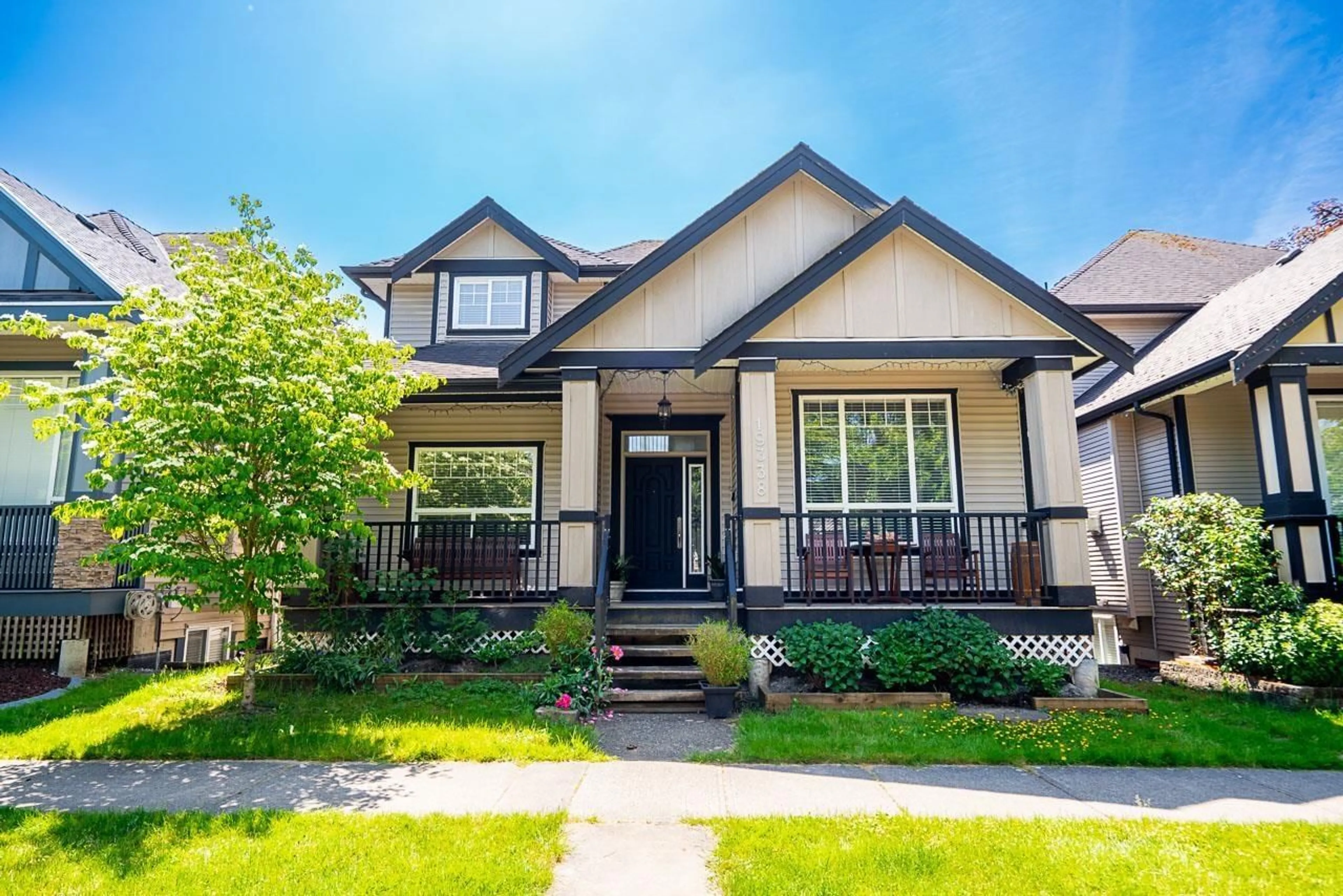 Home with vinyl exterior material, street for 19338 72A AVENUE, Surrey British Columbia V4N5X9