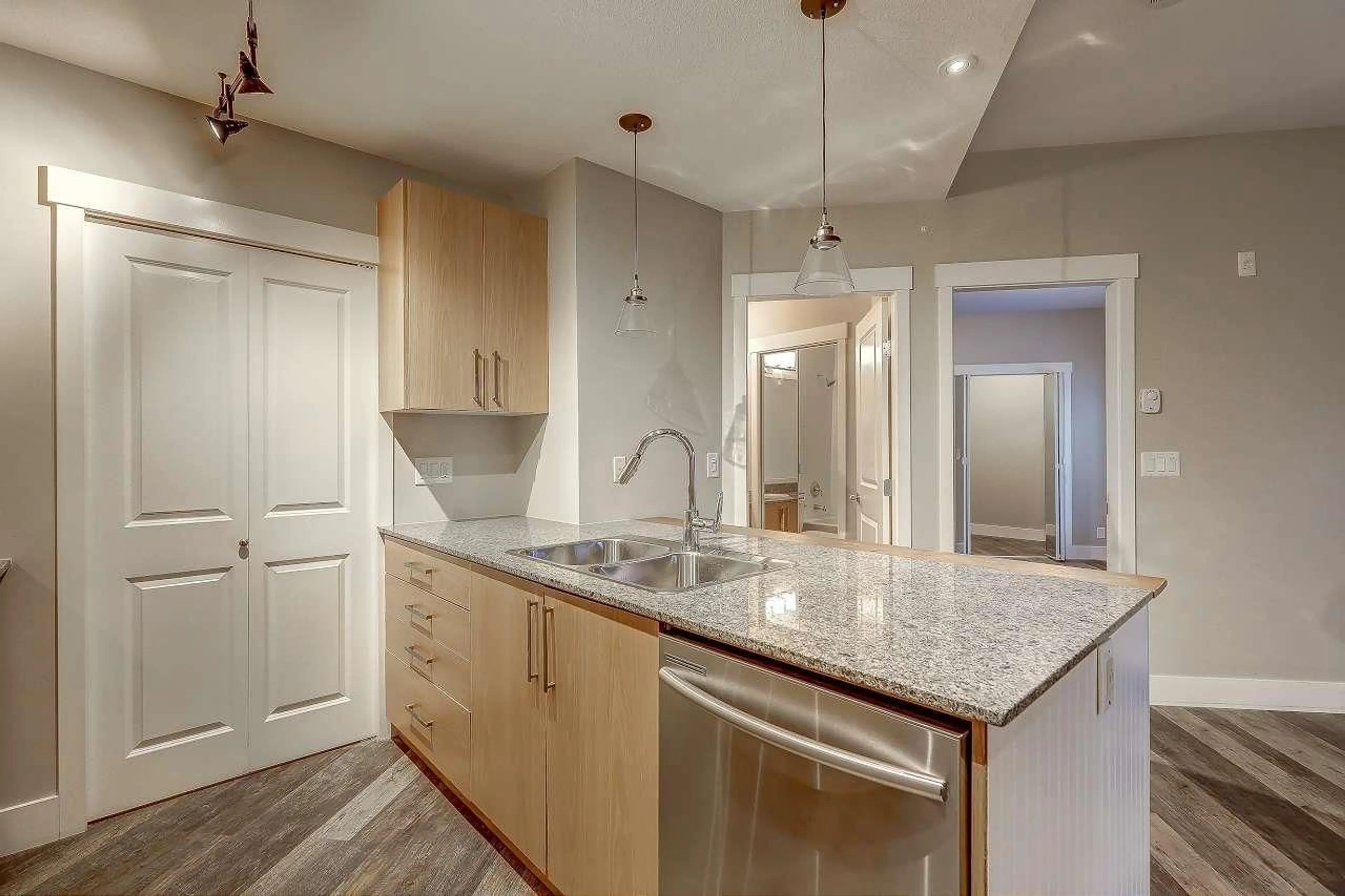 Open concept kitchen, unknown for 107 - 2943 NELSON PLACE, Abbotsford British Columbia V2S0C8