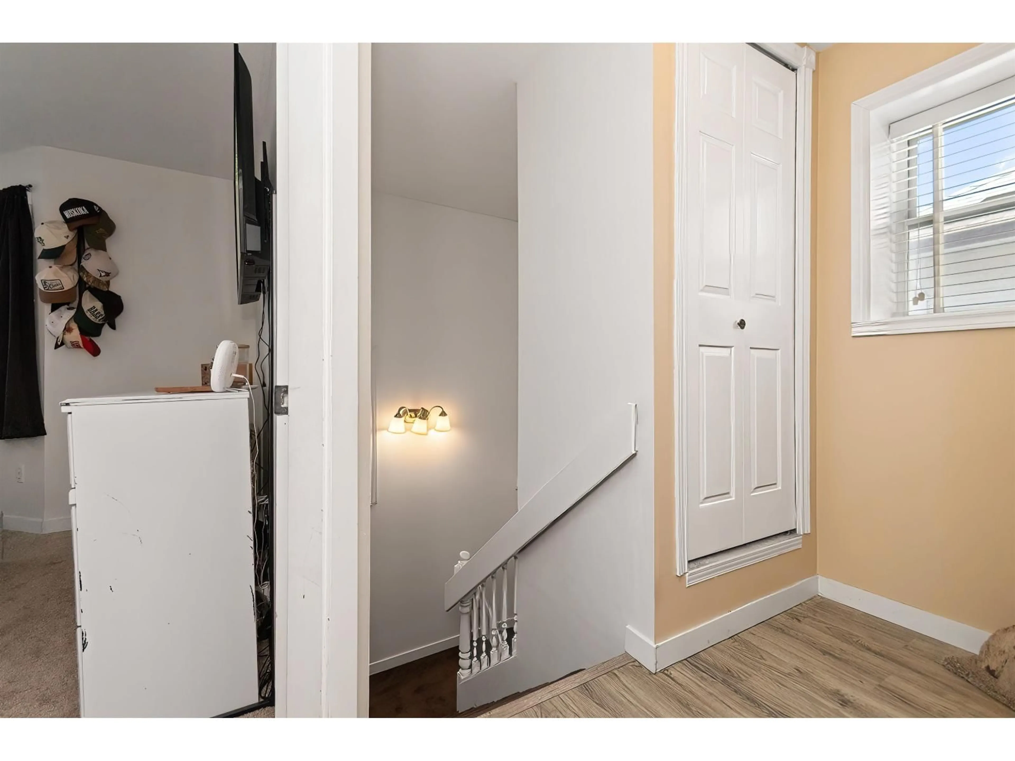 Indoor entryway for 42 - 45740 THOMAS ROAD, Chilliwack British Columbia V2R3V9
