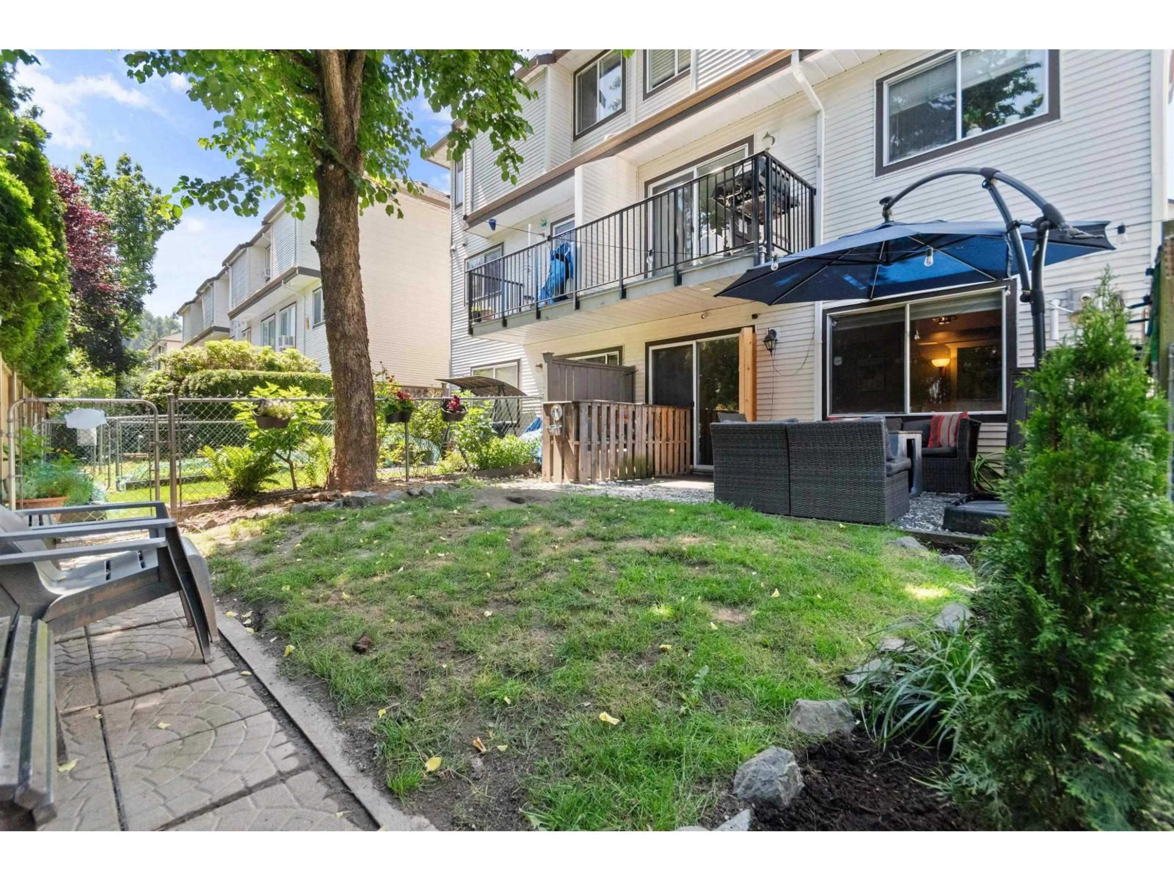 Patio, street for 42 - 45740 THOMAS ROAD, Chilliwack British Columbia V2R3V9
